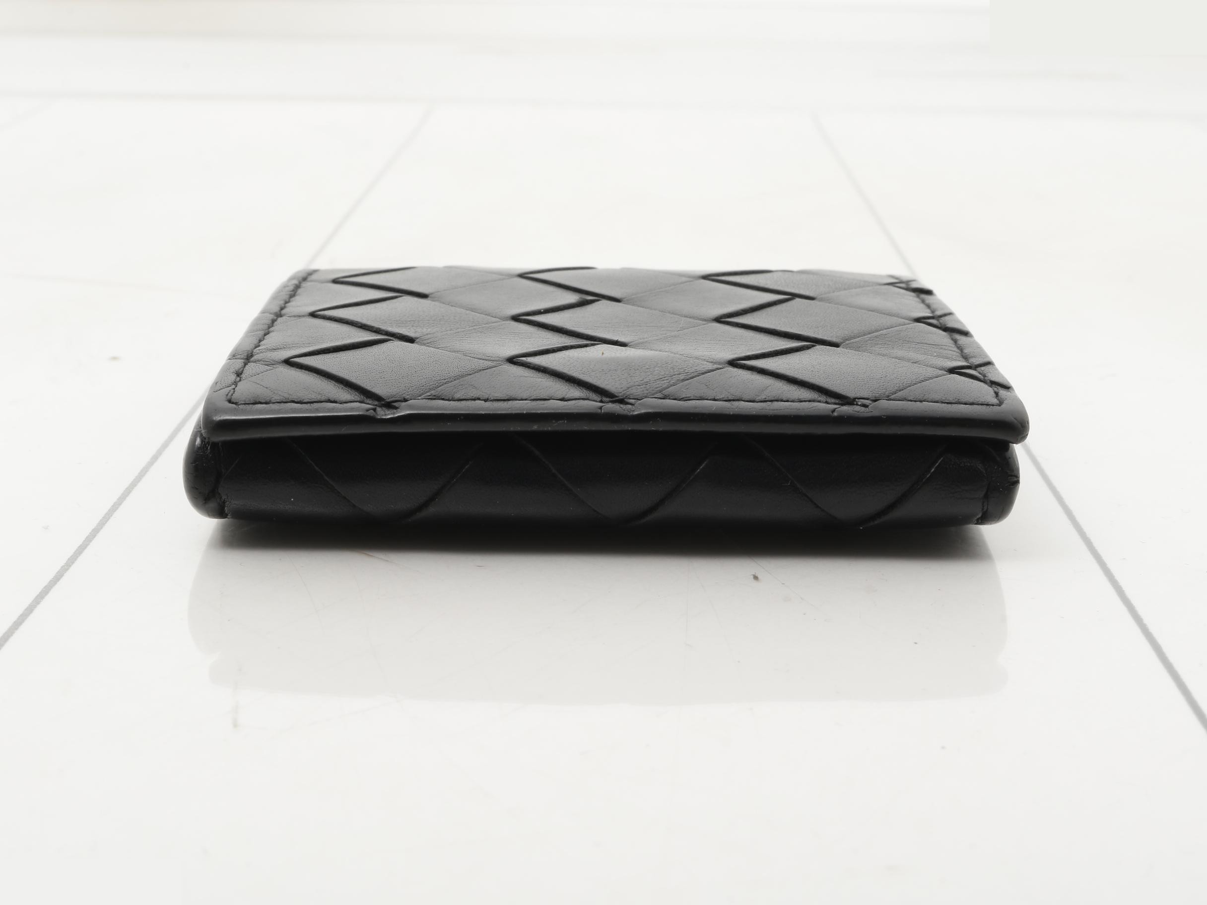 Intrecciato Bi-fold Coin Case, Leather, Black — view 3