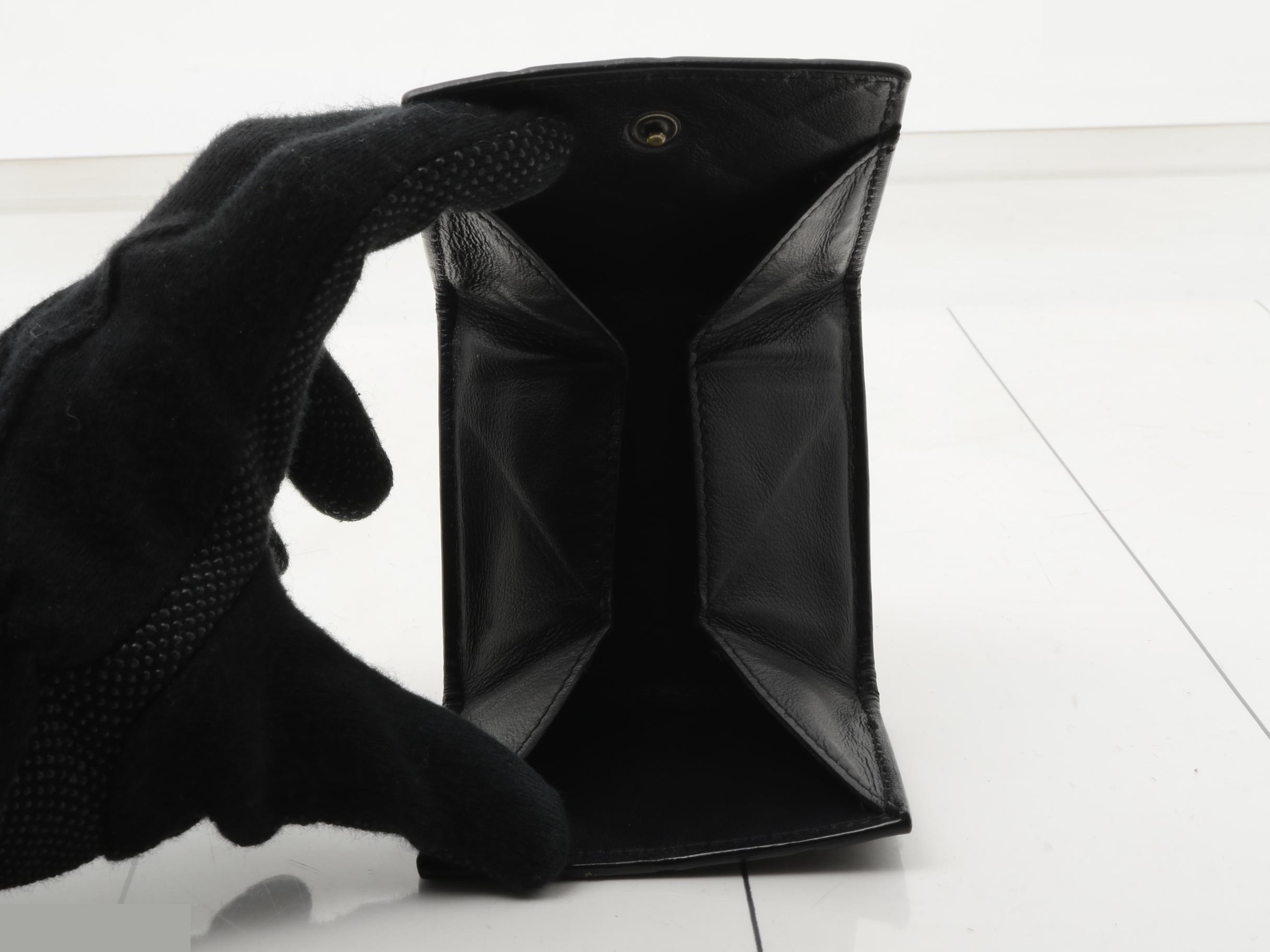 Intrecciato Bi-fold Coin Case, Leather, Black — view 4