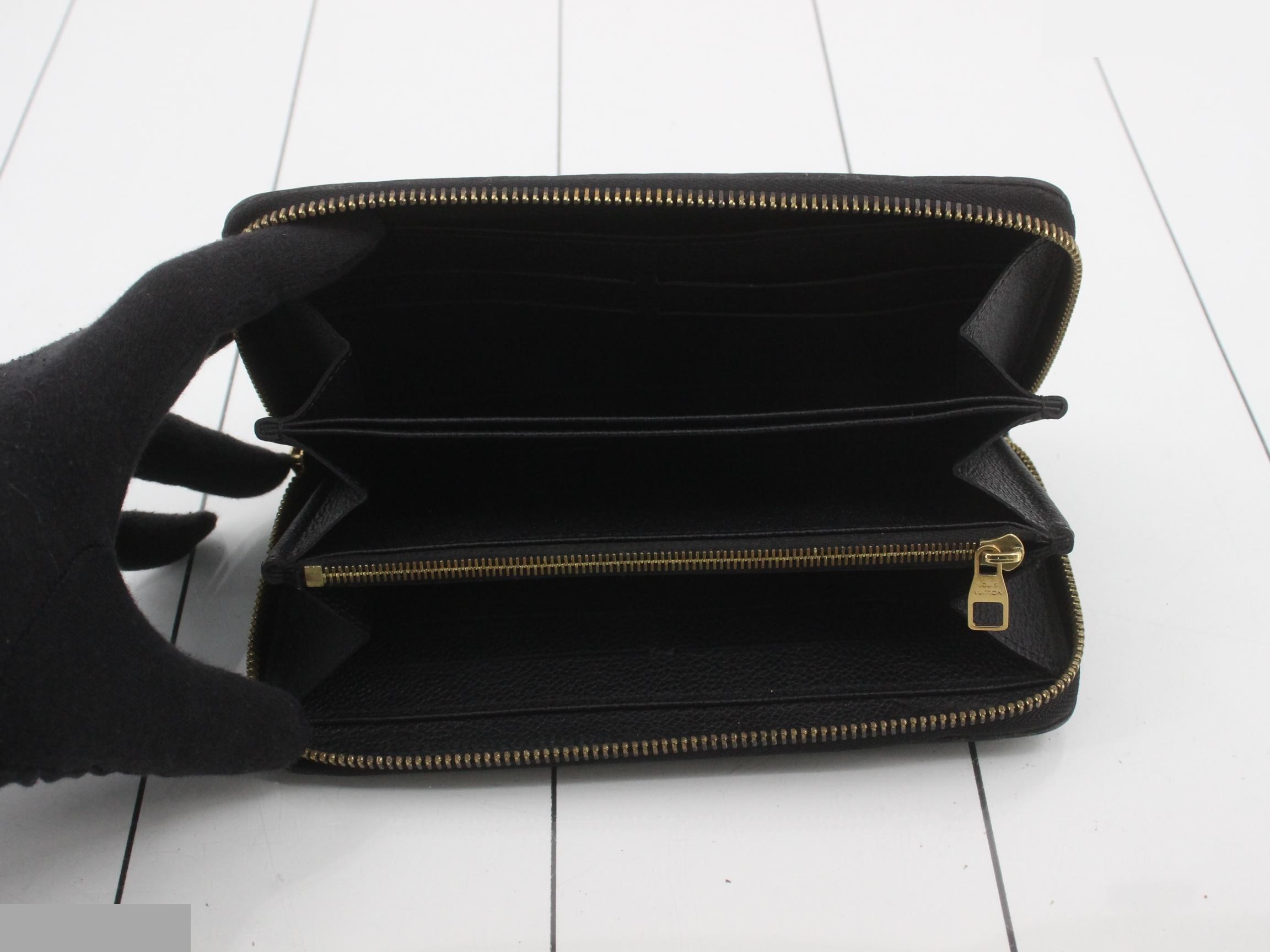 Zippy Wallet - Black — view 4