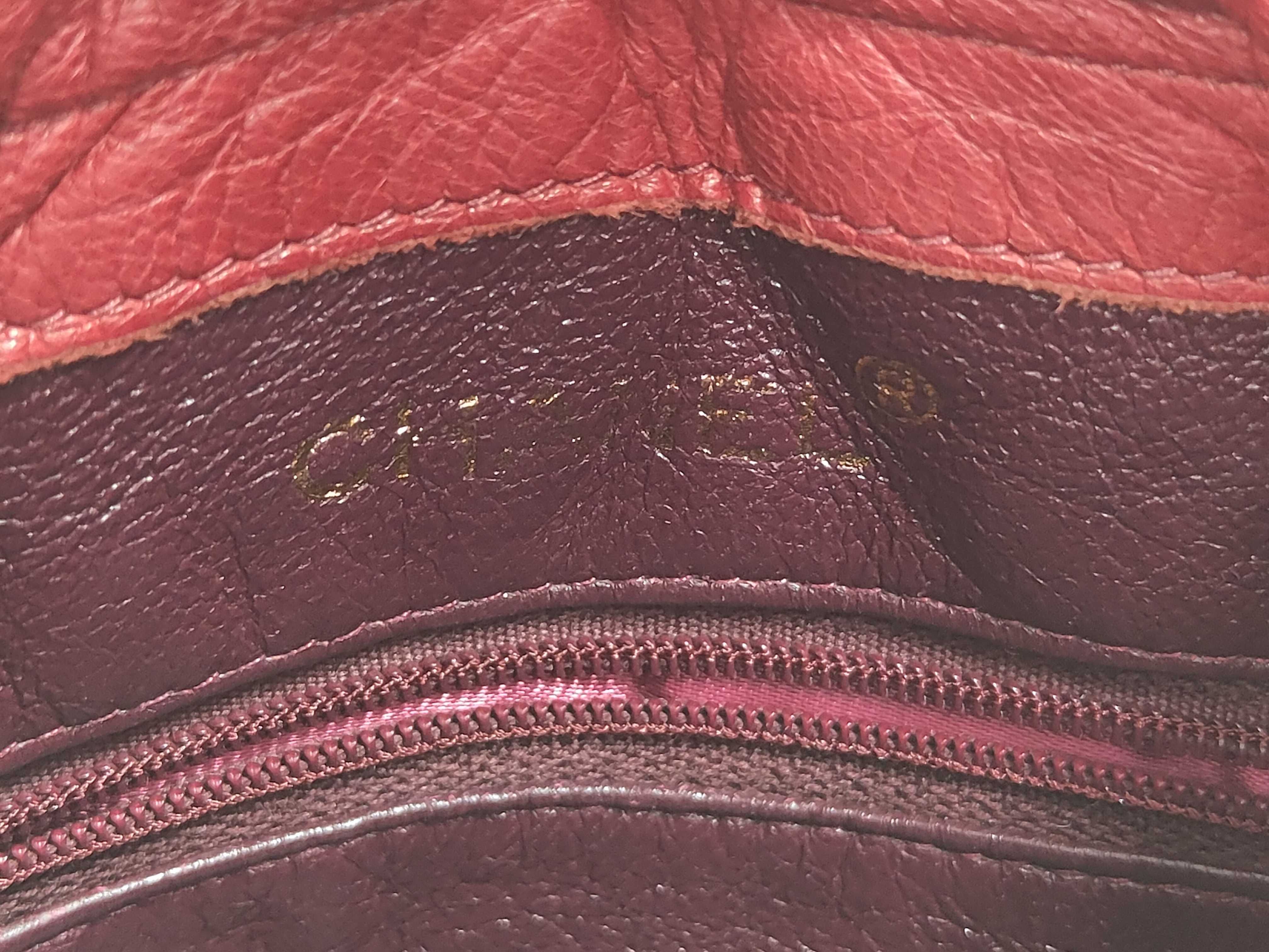 Matelassé drawstring shoulder bag, red. — view 10