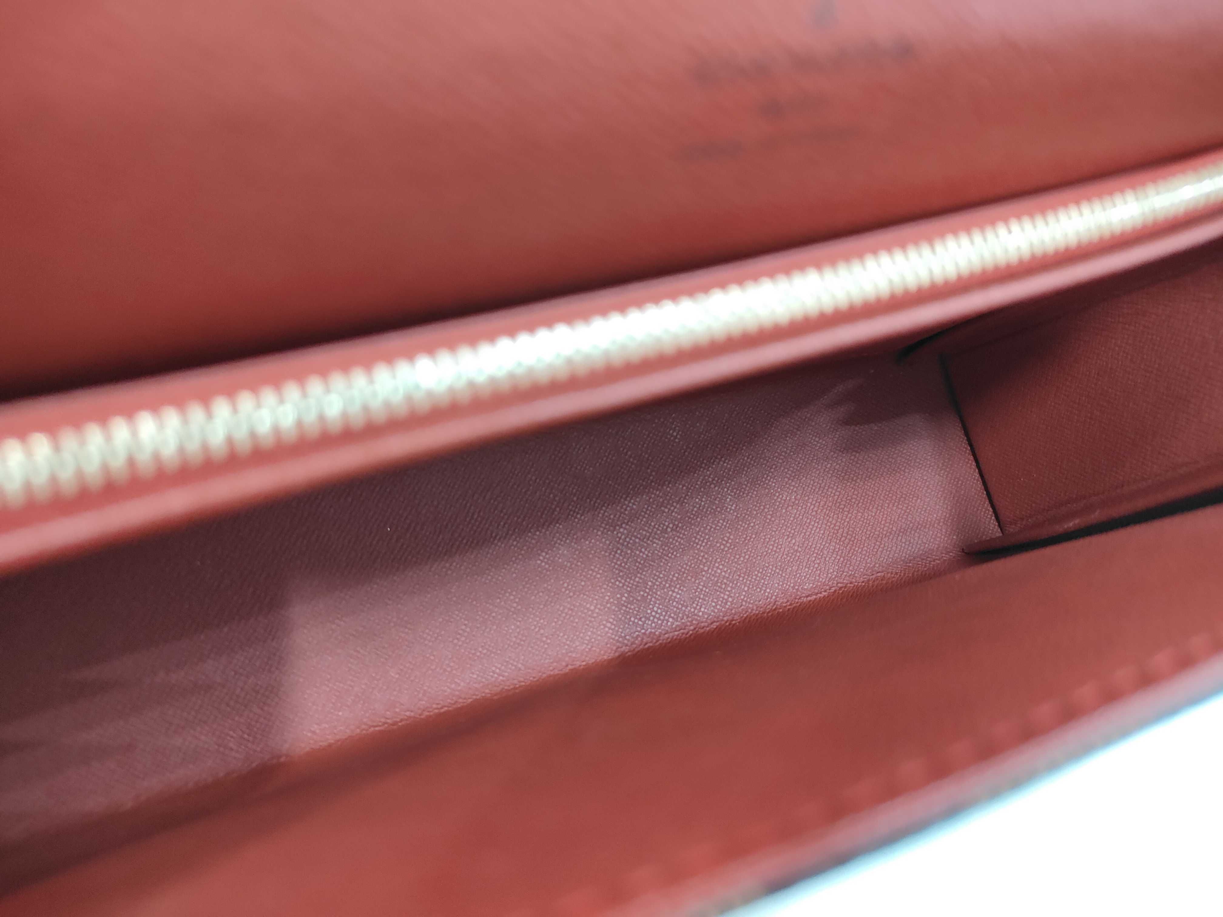 Damier LV Handbag — view 8
