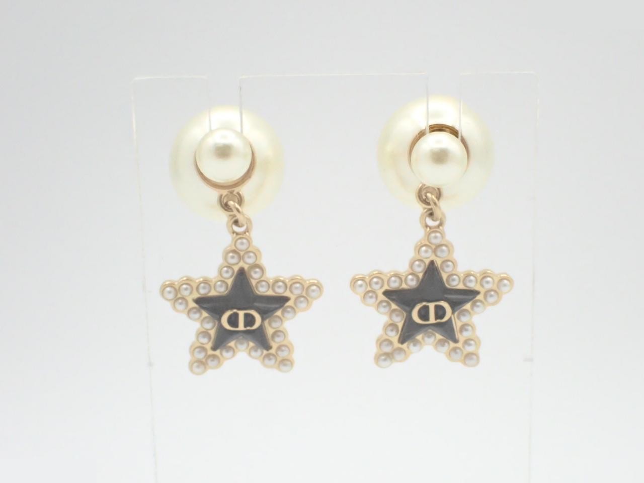 Gold earrings