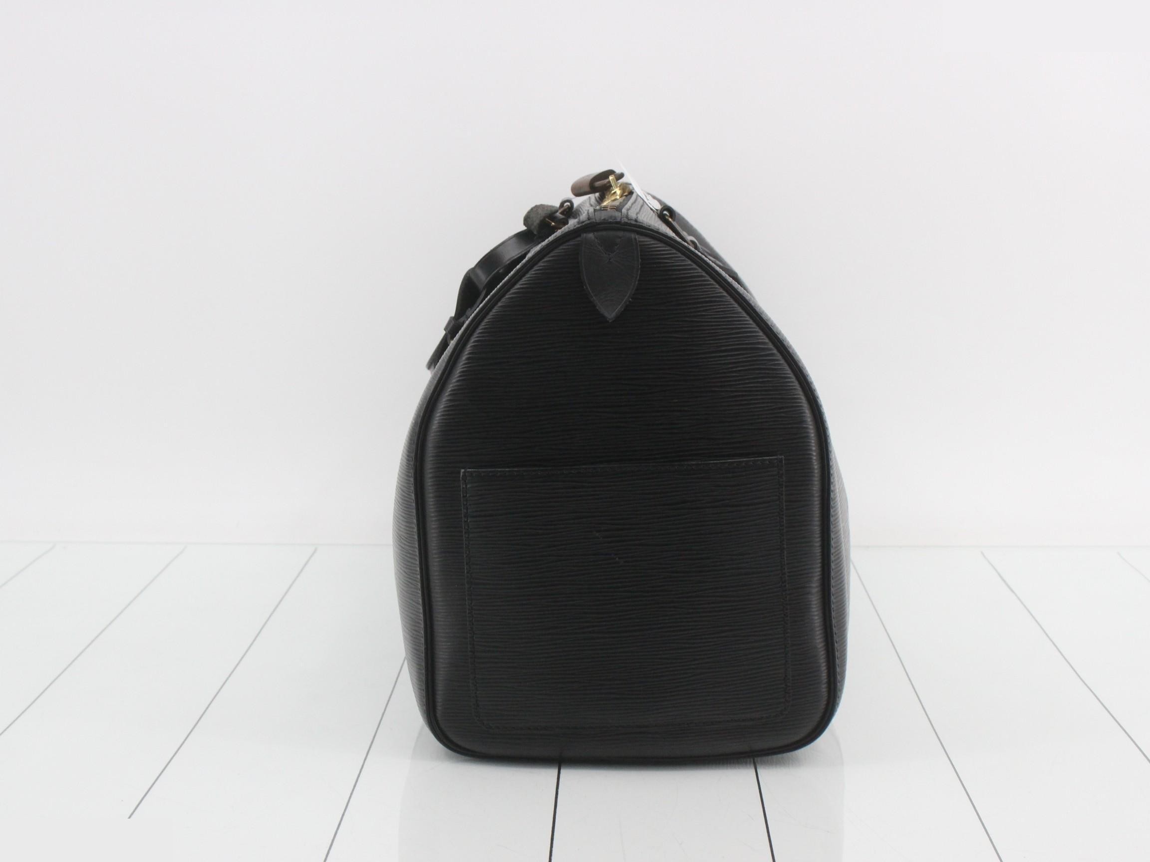Keepall 45 Noir (Black) with padlock, name tag, and handle strap. — view 3