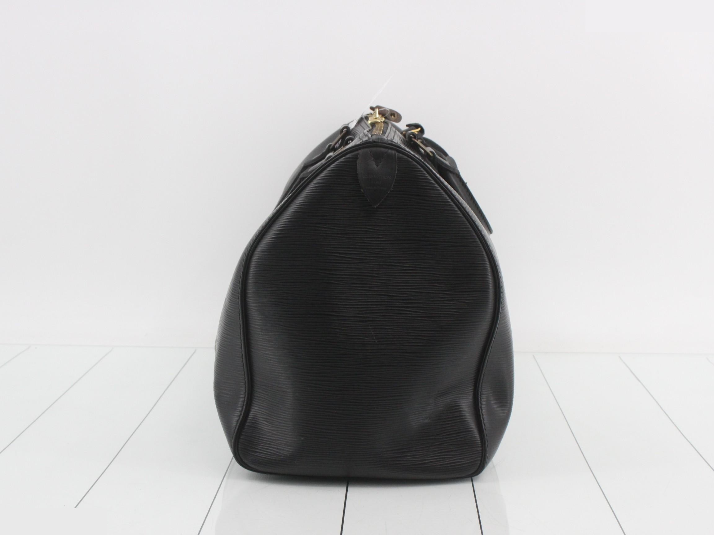 Keepall 45 Noir (Black) with padlock, name tag, and handle strap. — view 4