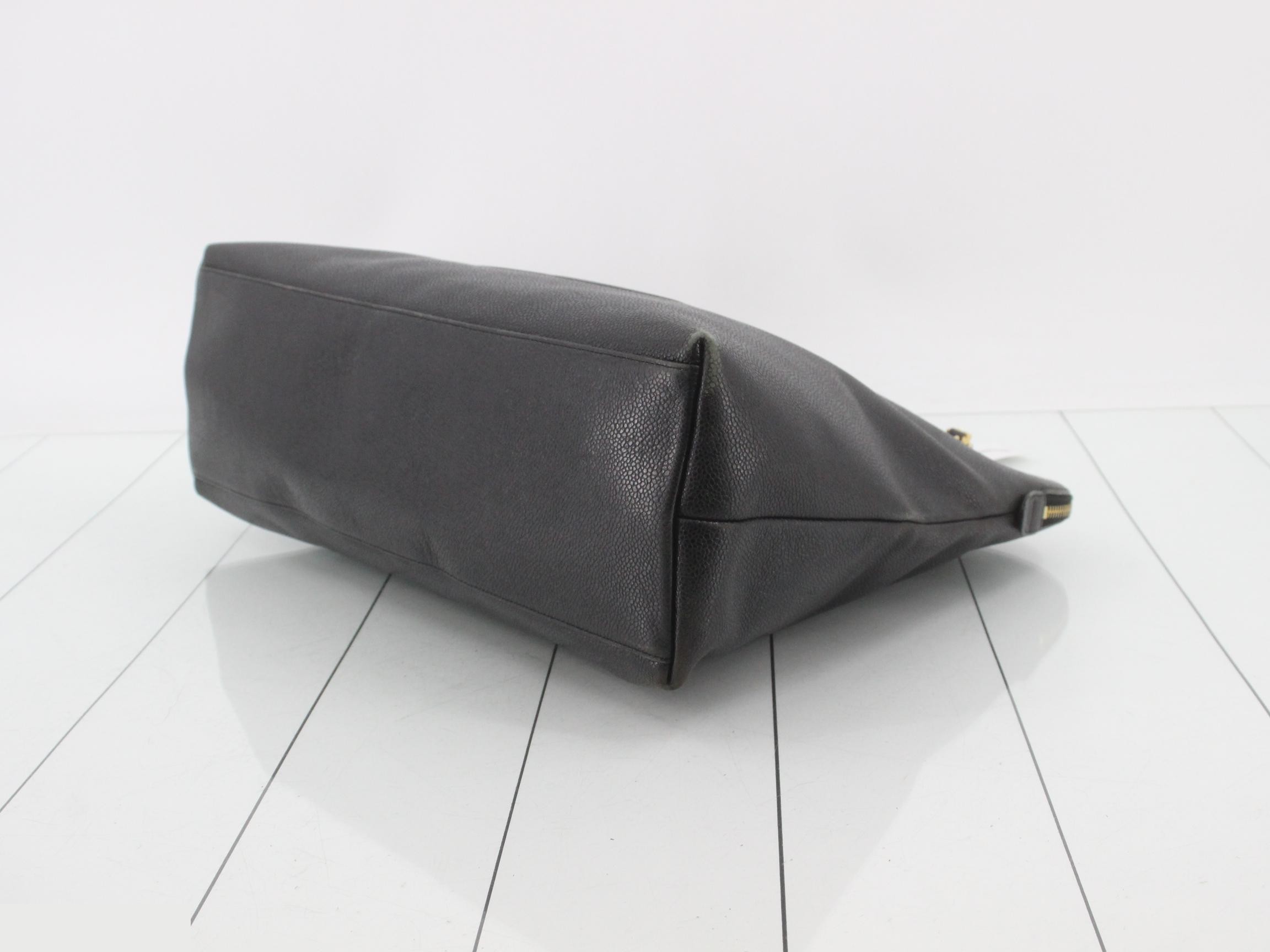 Caviar skin shoulder bag — view 6