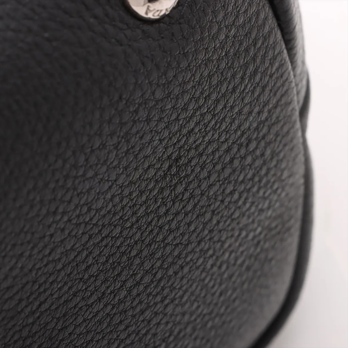 Vitello Dino Leather Shoulder Bag Black — view 11