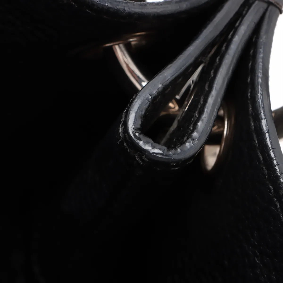 Vitello Dino Leather Shoulder Bag Black — view 14