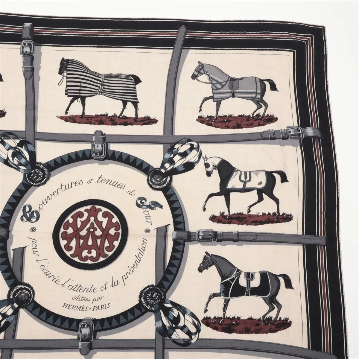 Carre 140 Editees par Racehorse Stole Cashmere x Silk Black x Beige Thread — view 3