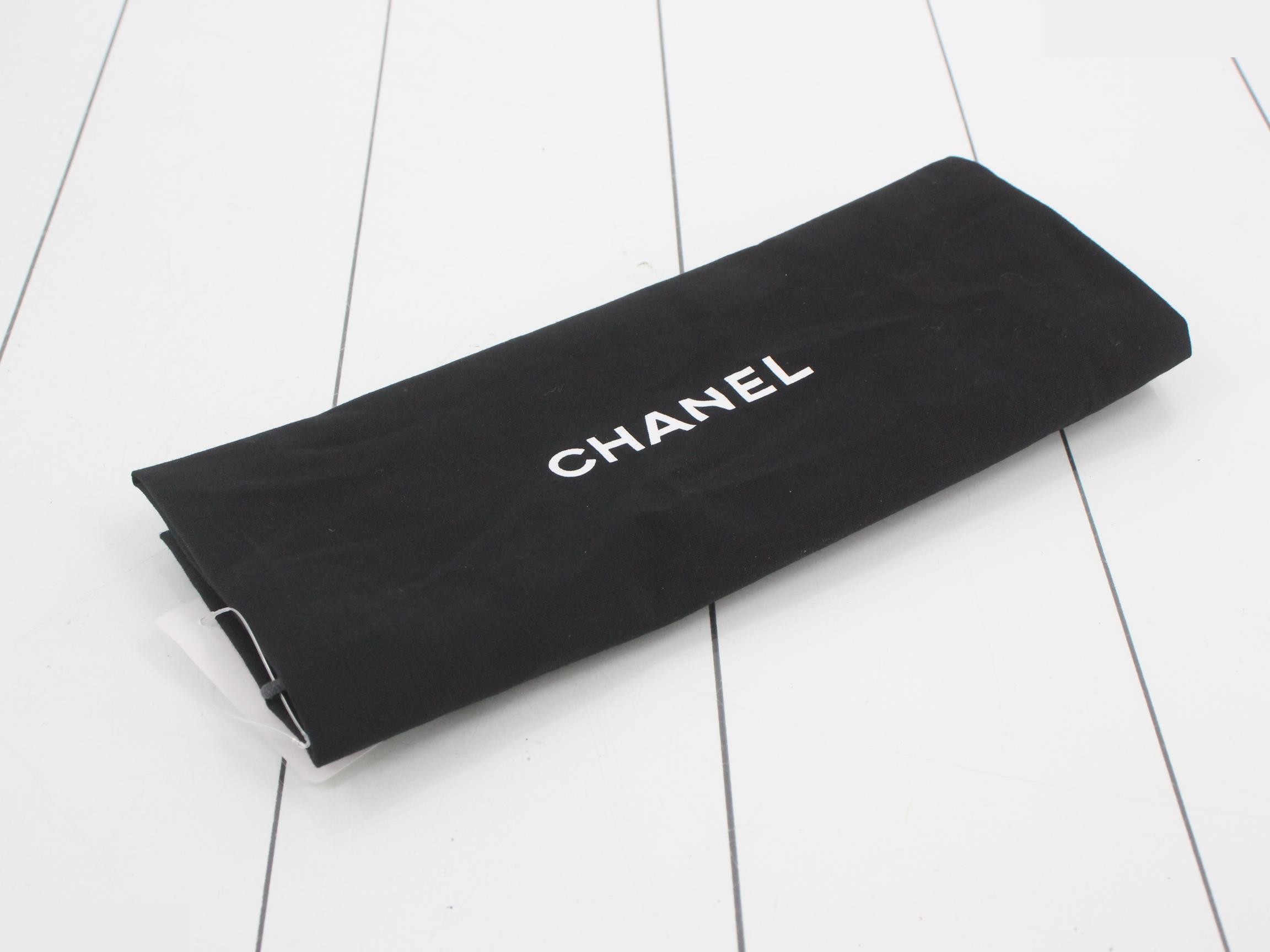 Lambskin clutch bag — view 7