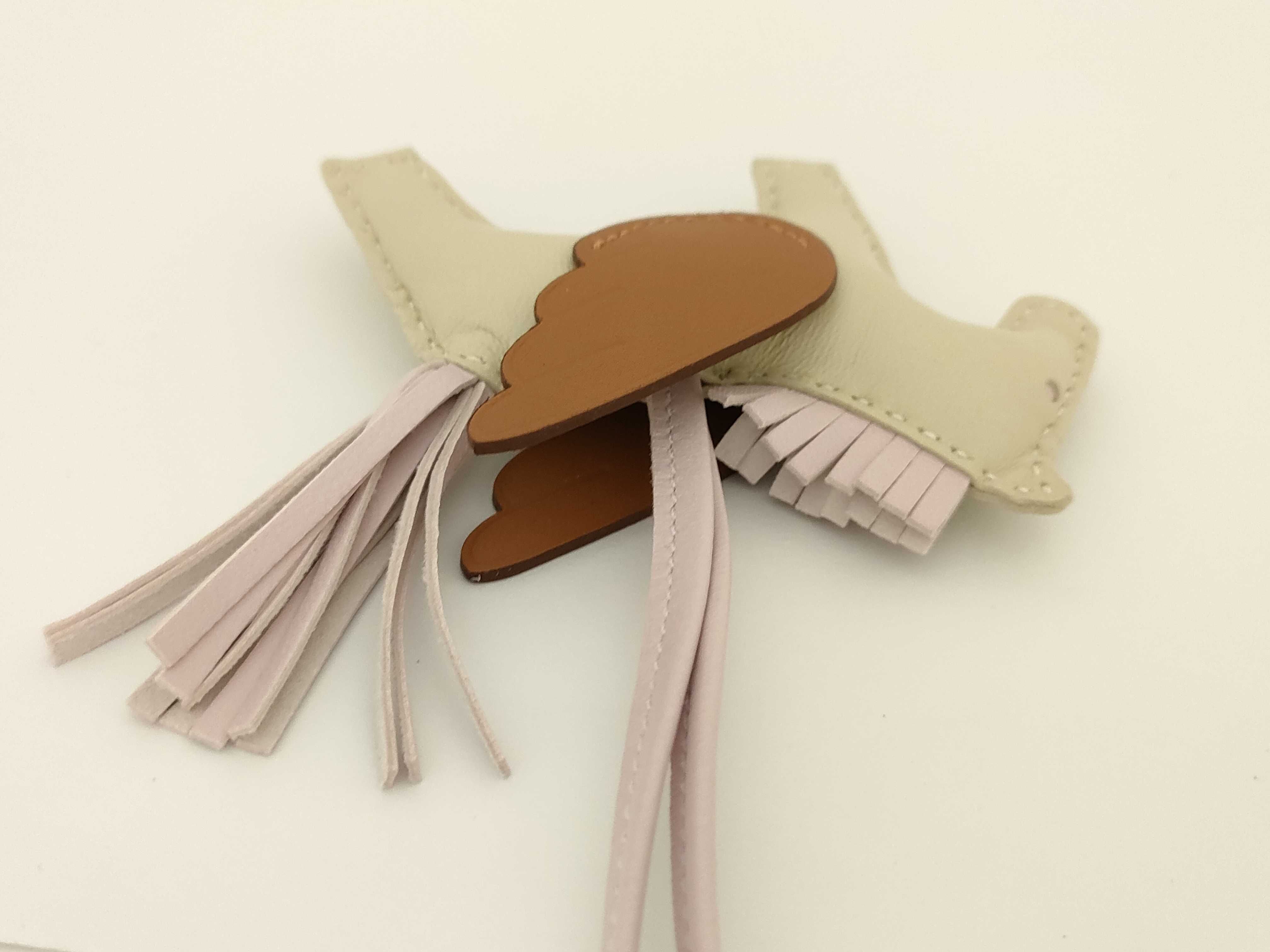 Pegasus PM Craie Mauve Pale U Stamp Hermes Charm — view 6