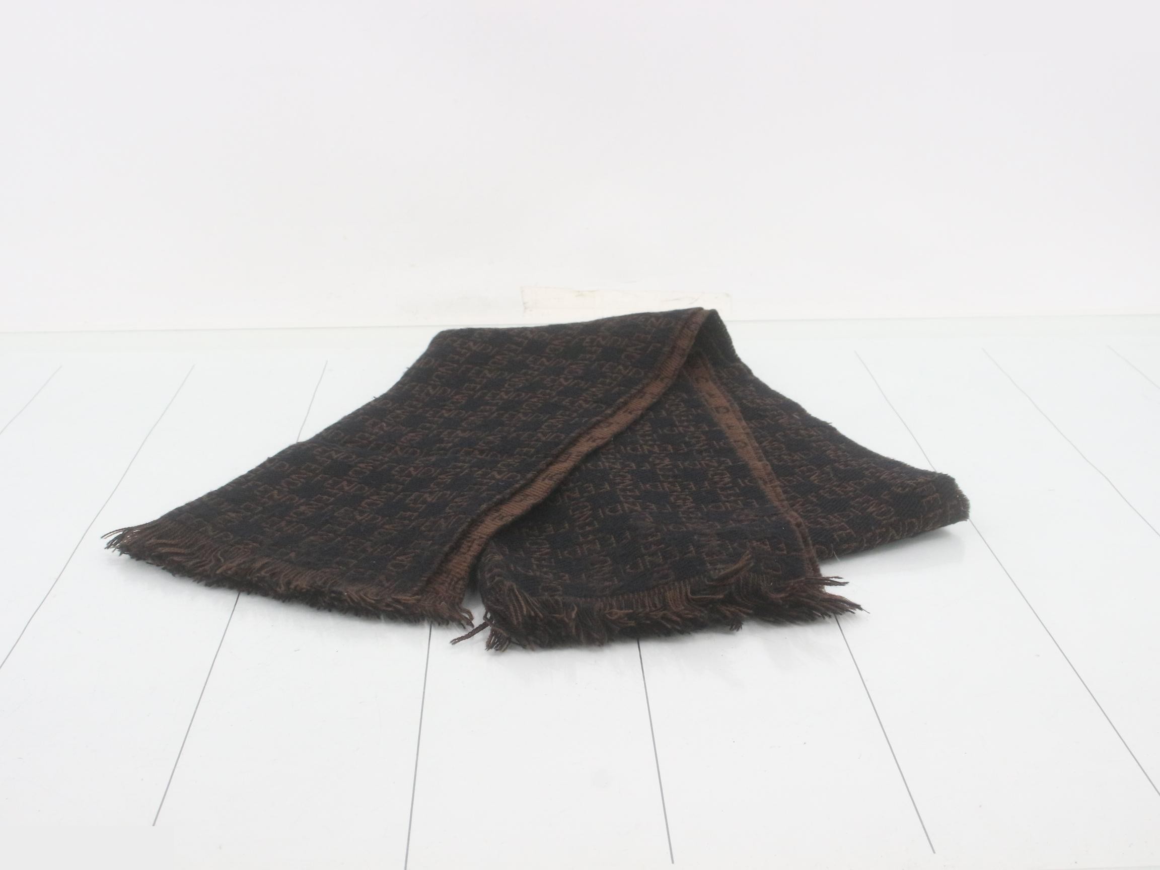 Other lines: Small items, accessories, and scarves — view 2