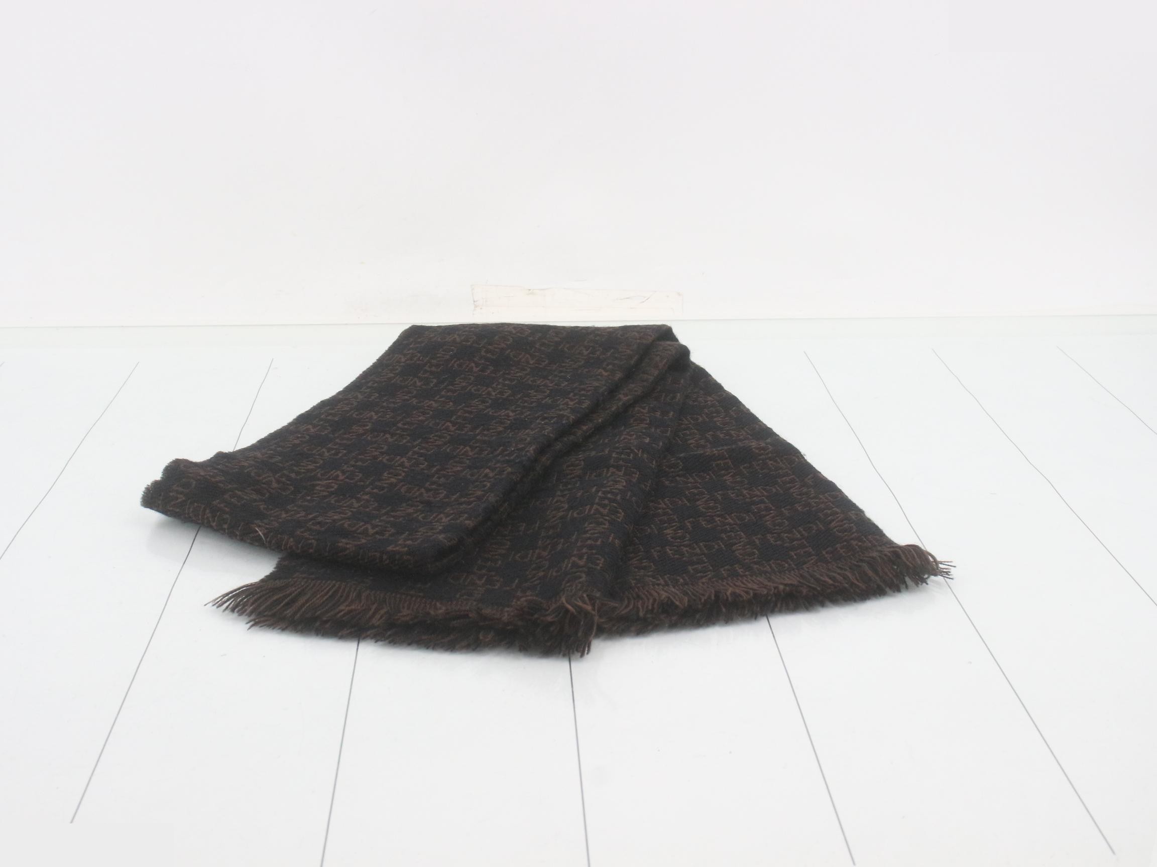 Other lines: Small items, accessories, and scarves — view 3