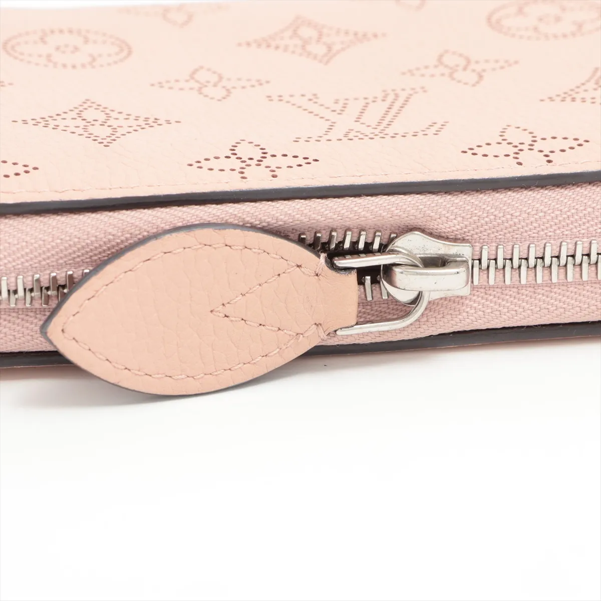 Mahina Zippy Wallet M82755 Rose Jasmine Round Zip Wallet (RFID detected) — view 14