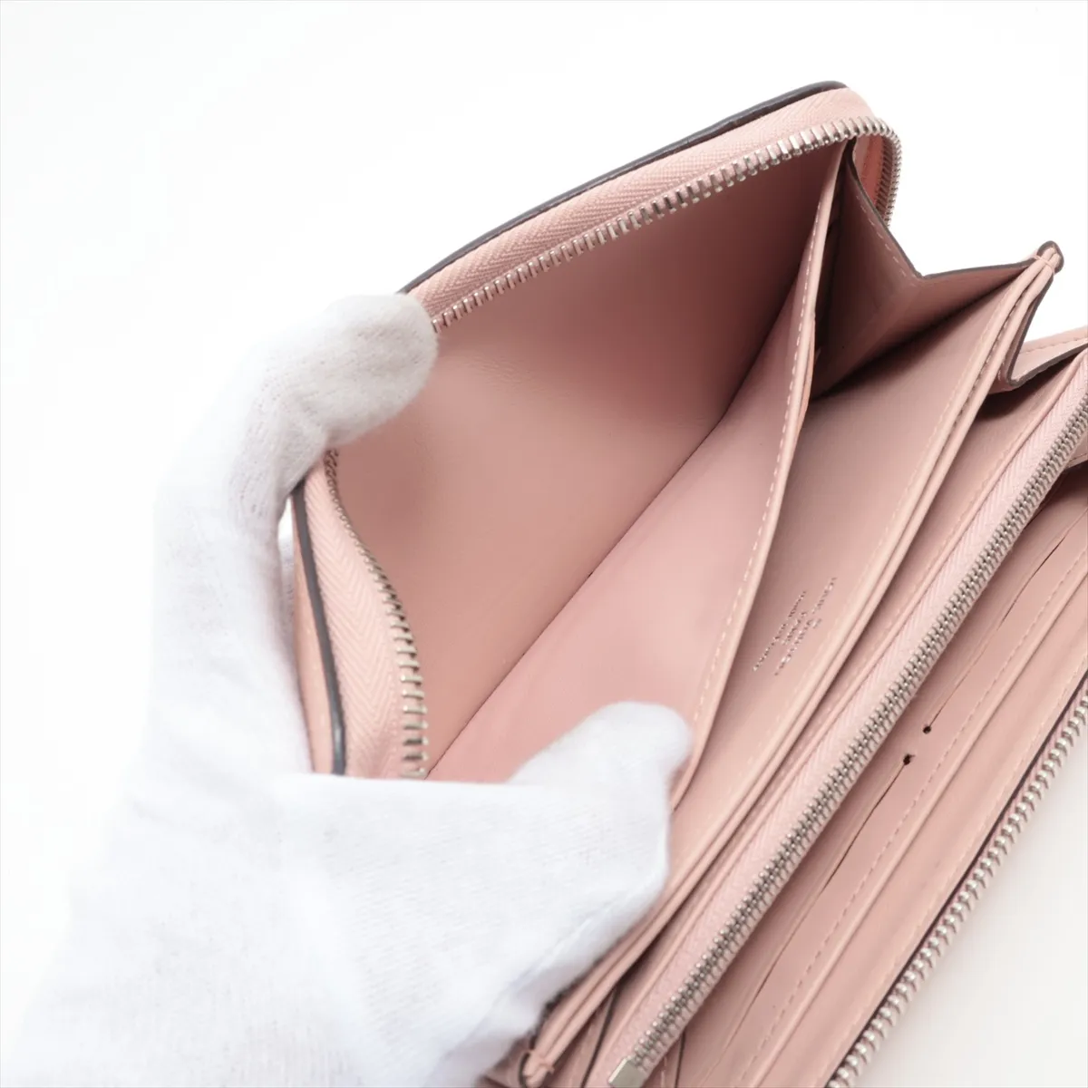 Mahina Zippy Wallet M82755 Rose Jasmine Round Zip Wallet (RFID detected) — view 4
