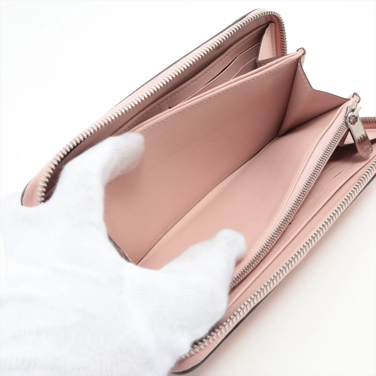 Mahina Zippy Wallet M82755 Rose Jasmine Round Zip Wallet (RFID detected) — view 7