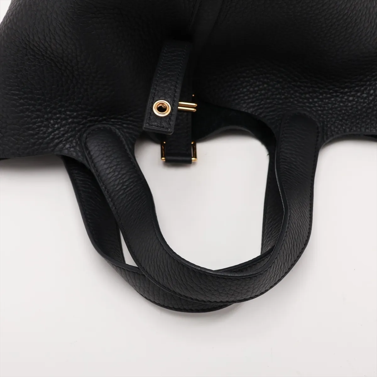 Picotin Lock 18 PM, Taurillon Clemence leather, black, gold hardware, W: 2024 — view 5