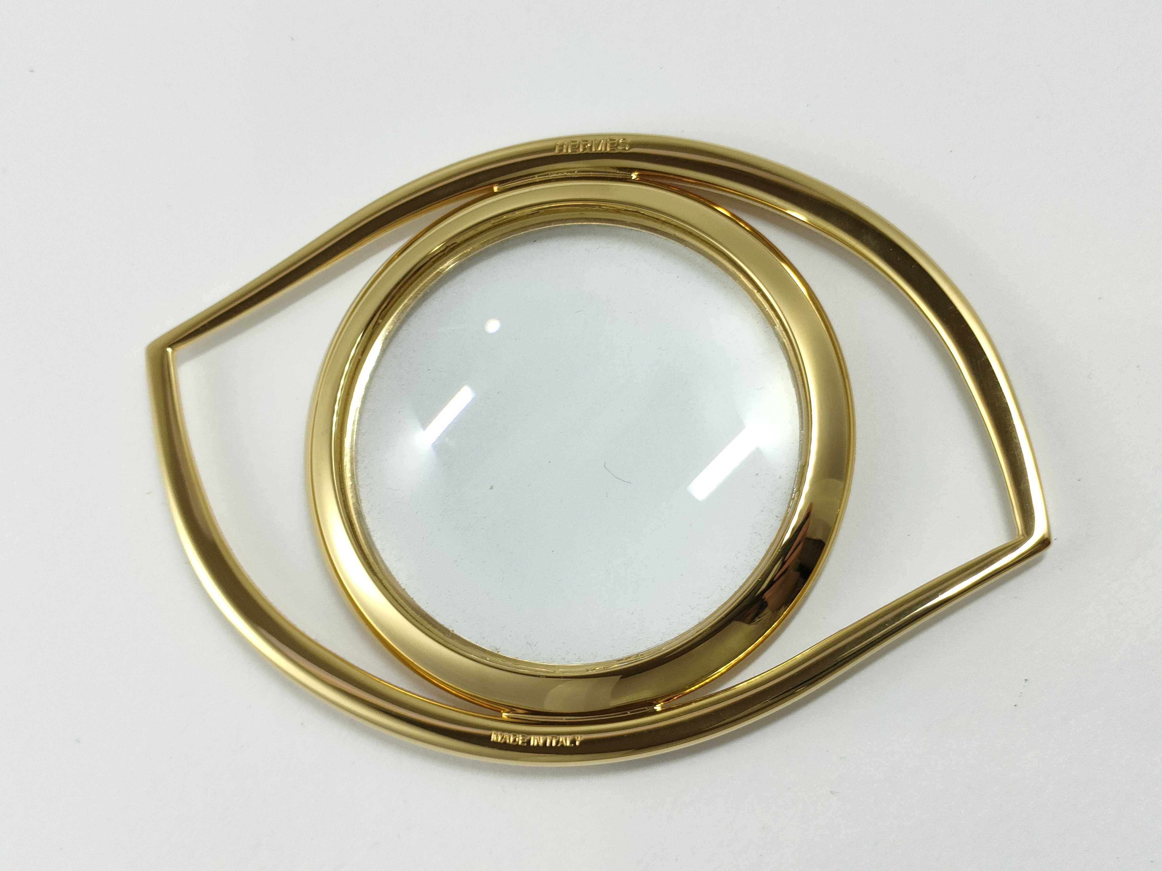 Magnifying Glass, Oeil de Cleopatra (Cleopatra's Eye), and other accessories.