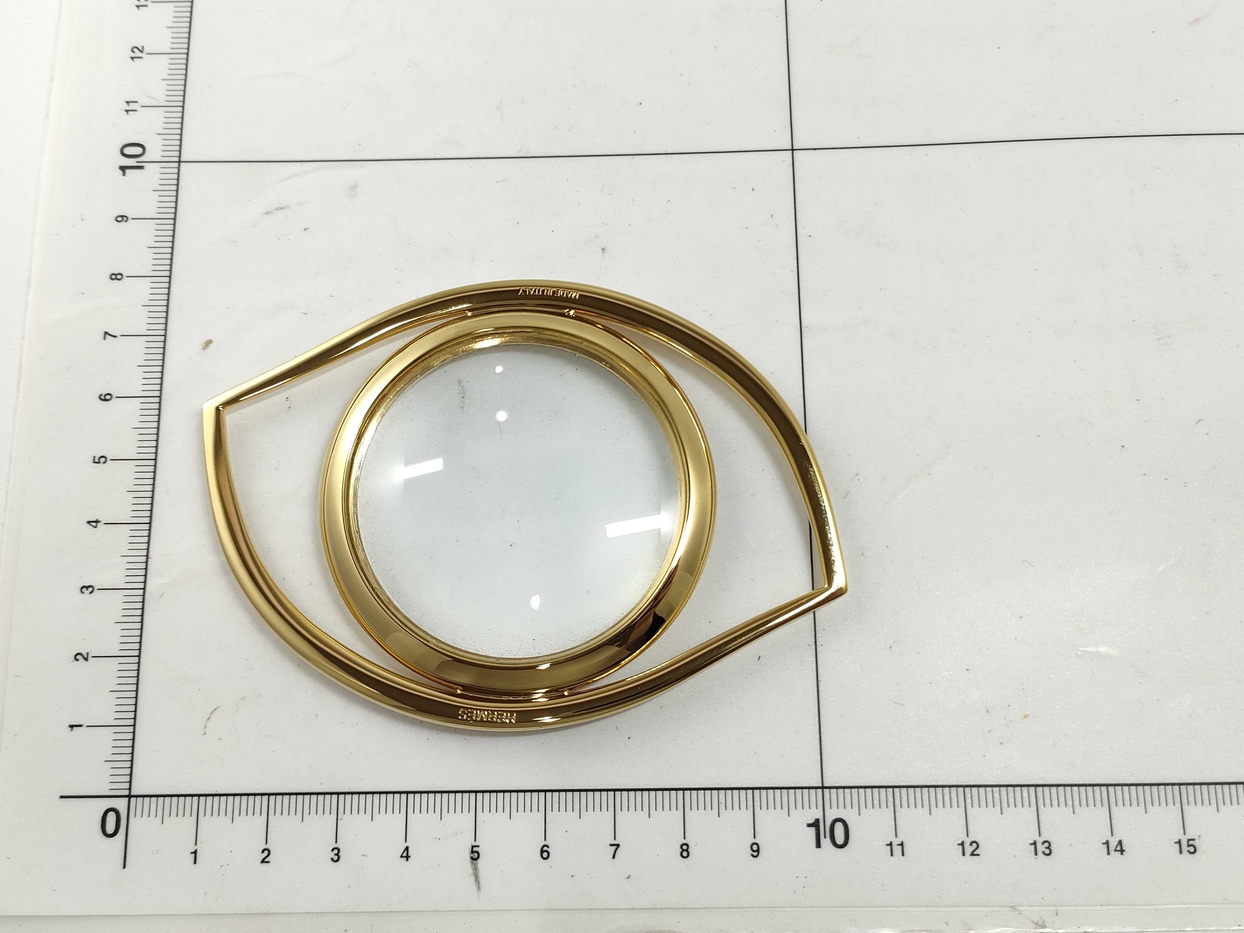 Magnifying Glass, Oeil de Cleopatra (Cleopatra's Eye), and other accessories. — view 2