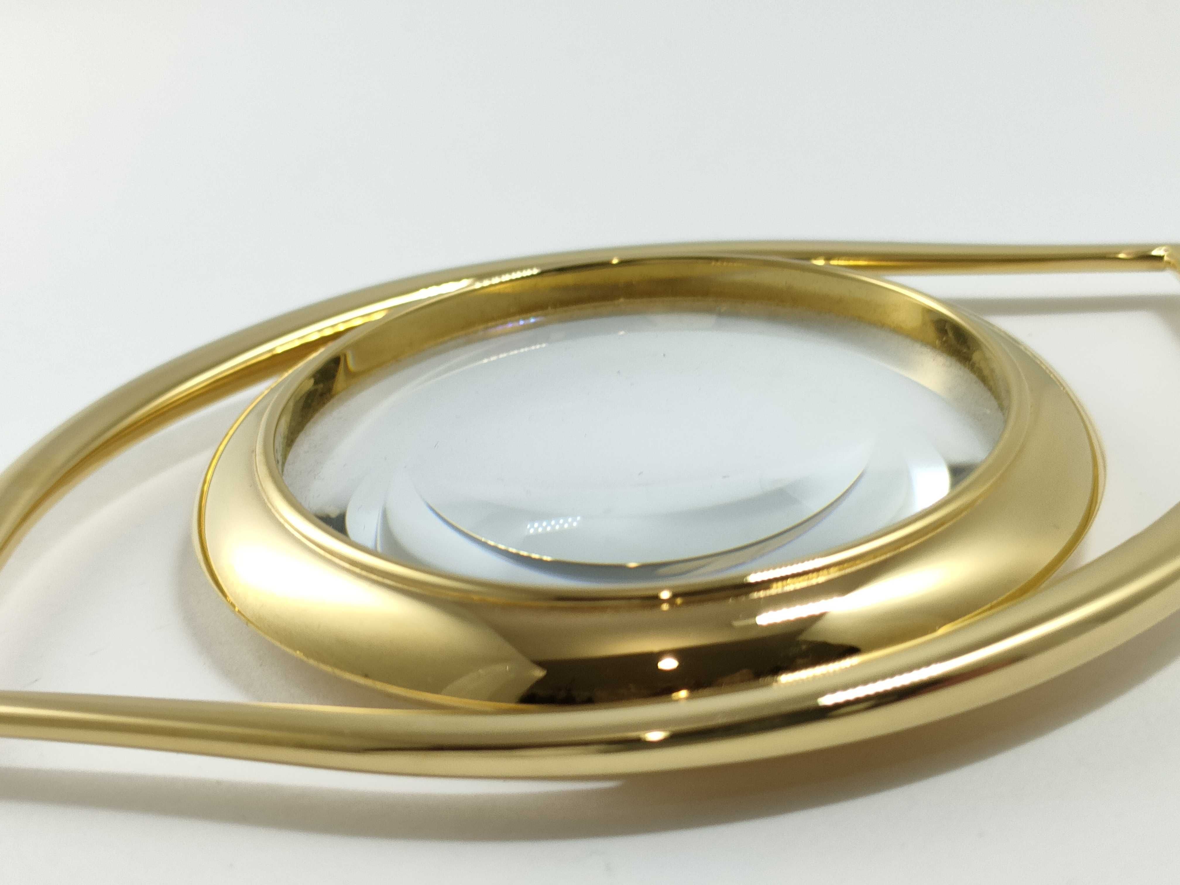 Magnifying Glass, Oeil de Cleopatra (Cleopatra's Eye), and other accessories. — view 9