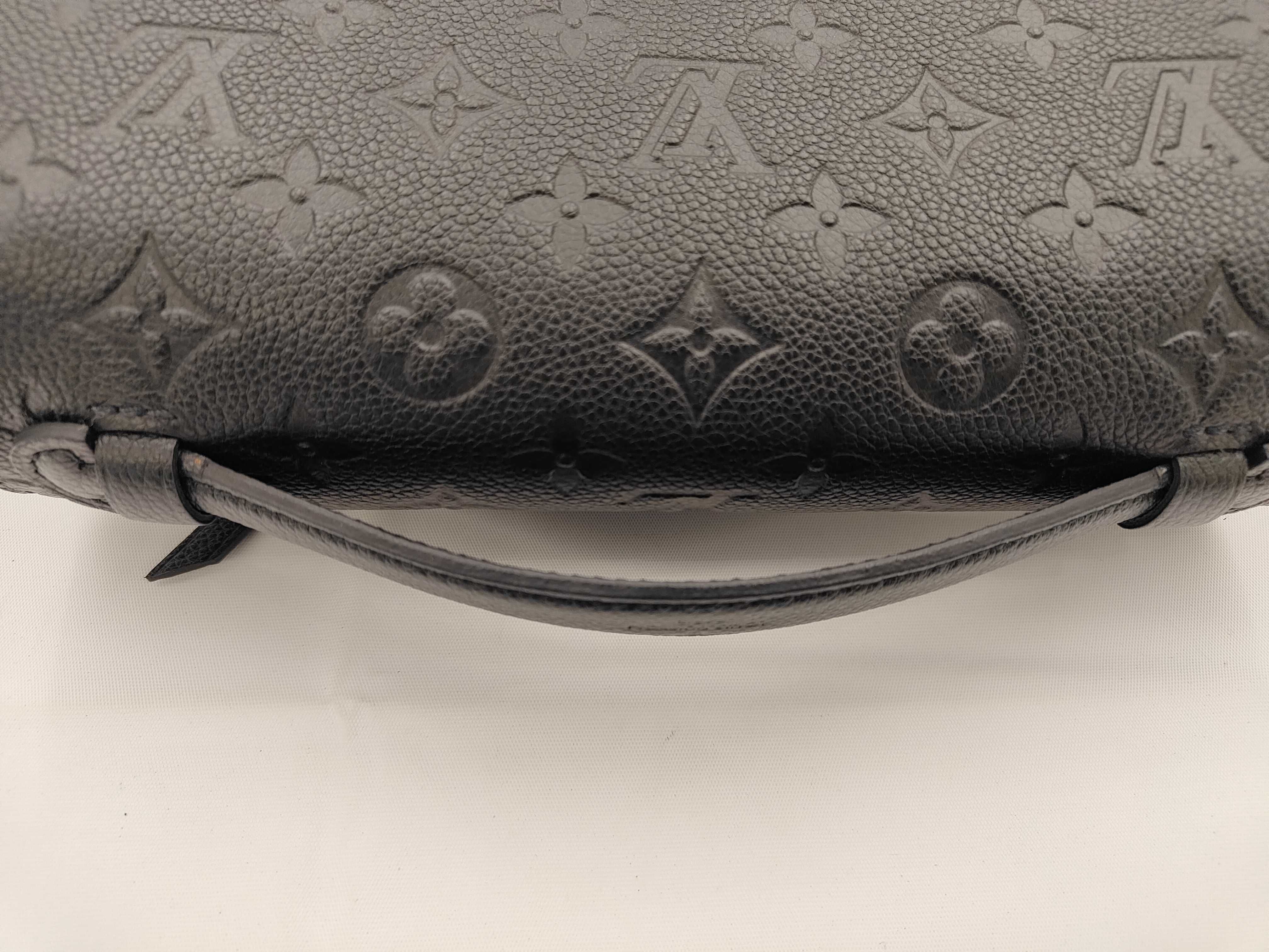 Pochette Métis MM 2-Way Shoulder Bag M41487 Empreinte Black Gold Hardware Shoulder Strap Shoulder Bag — view 3