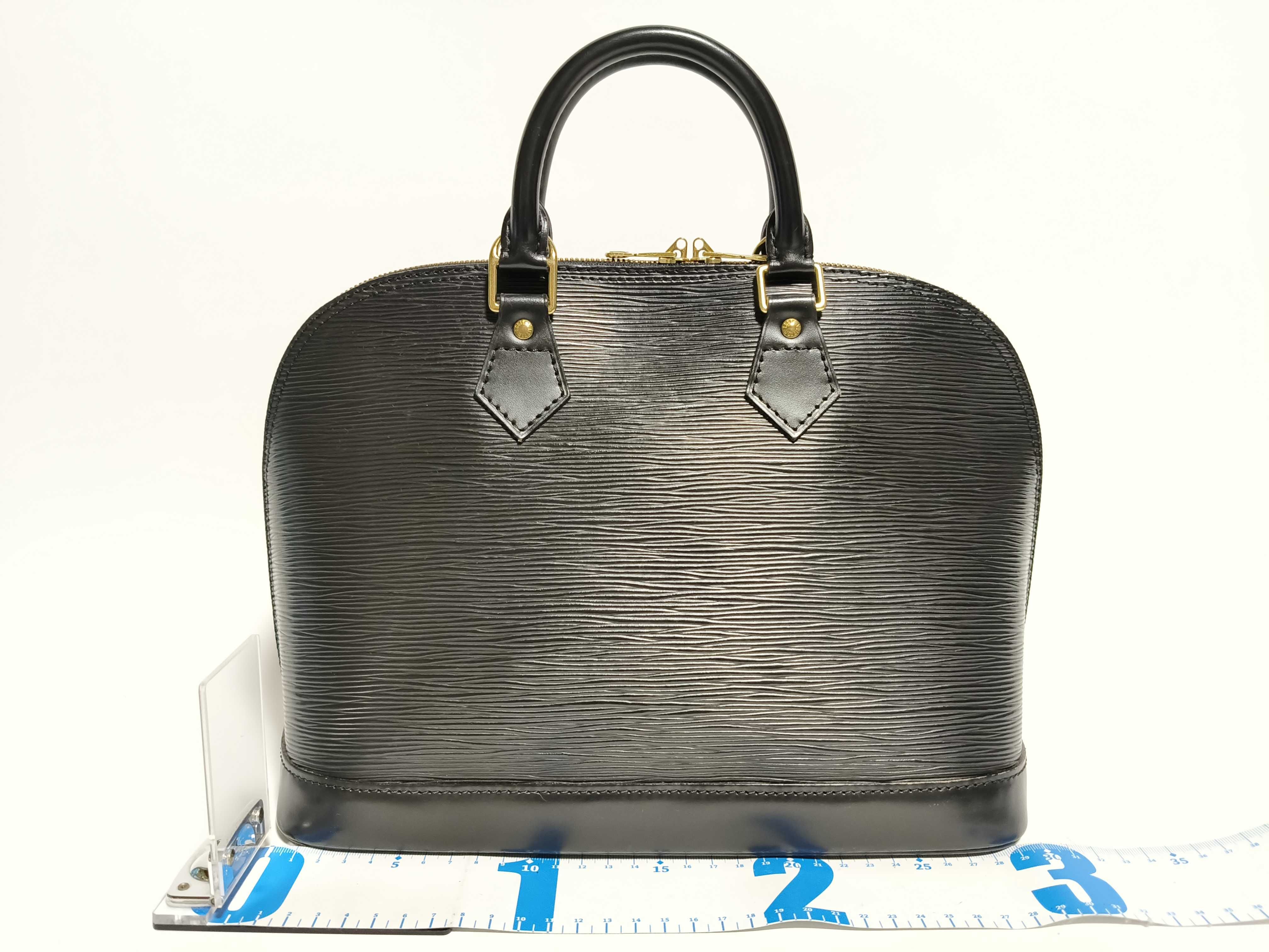 Epi Alma PM M40302 MI0997 Black Handbag — view 2