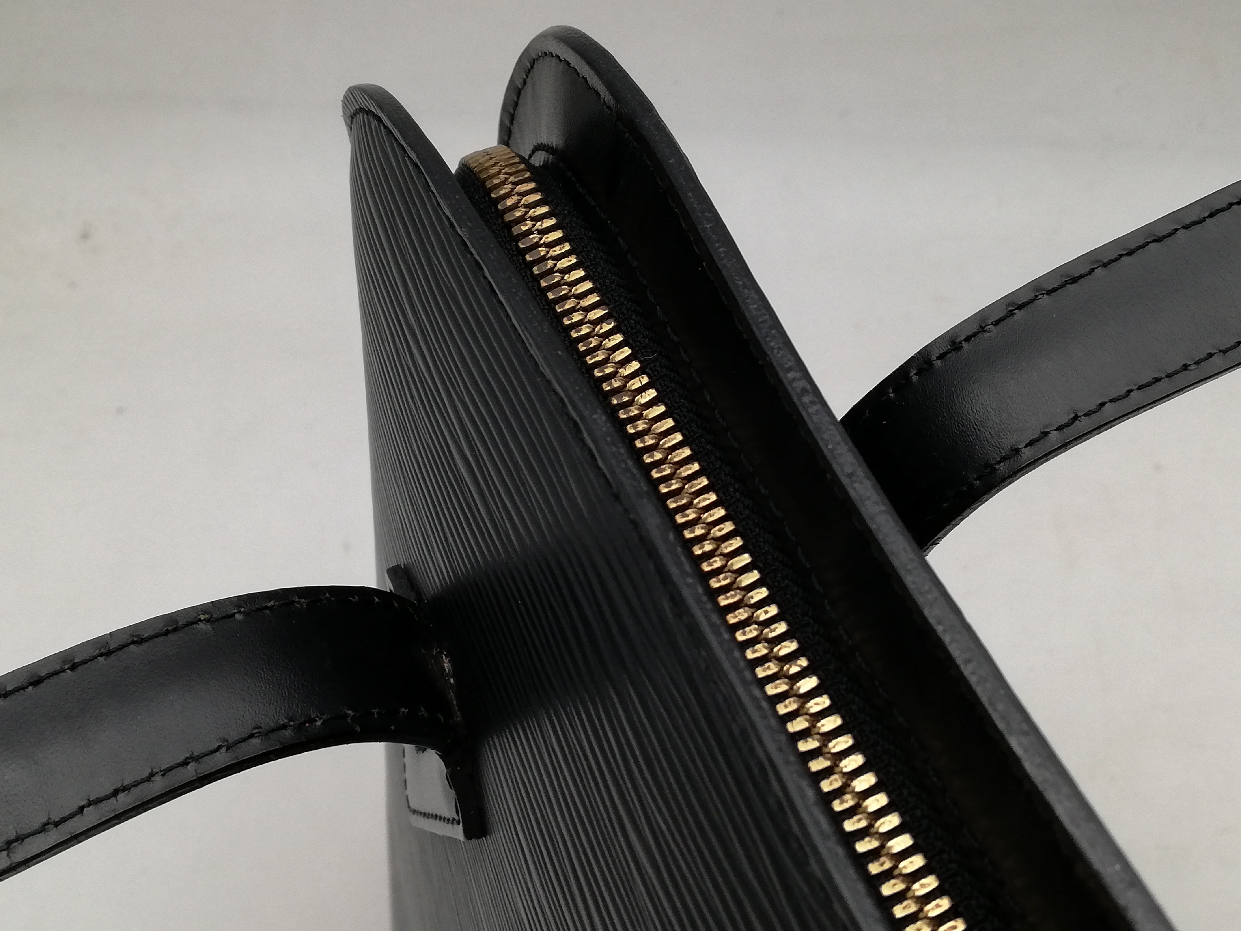 Epi Lussac M52282 Noir Shoulder Bag — view 11