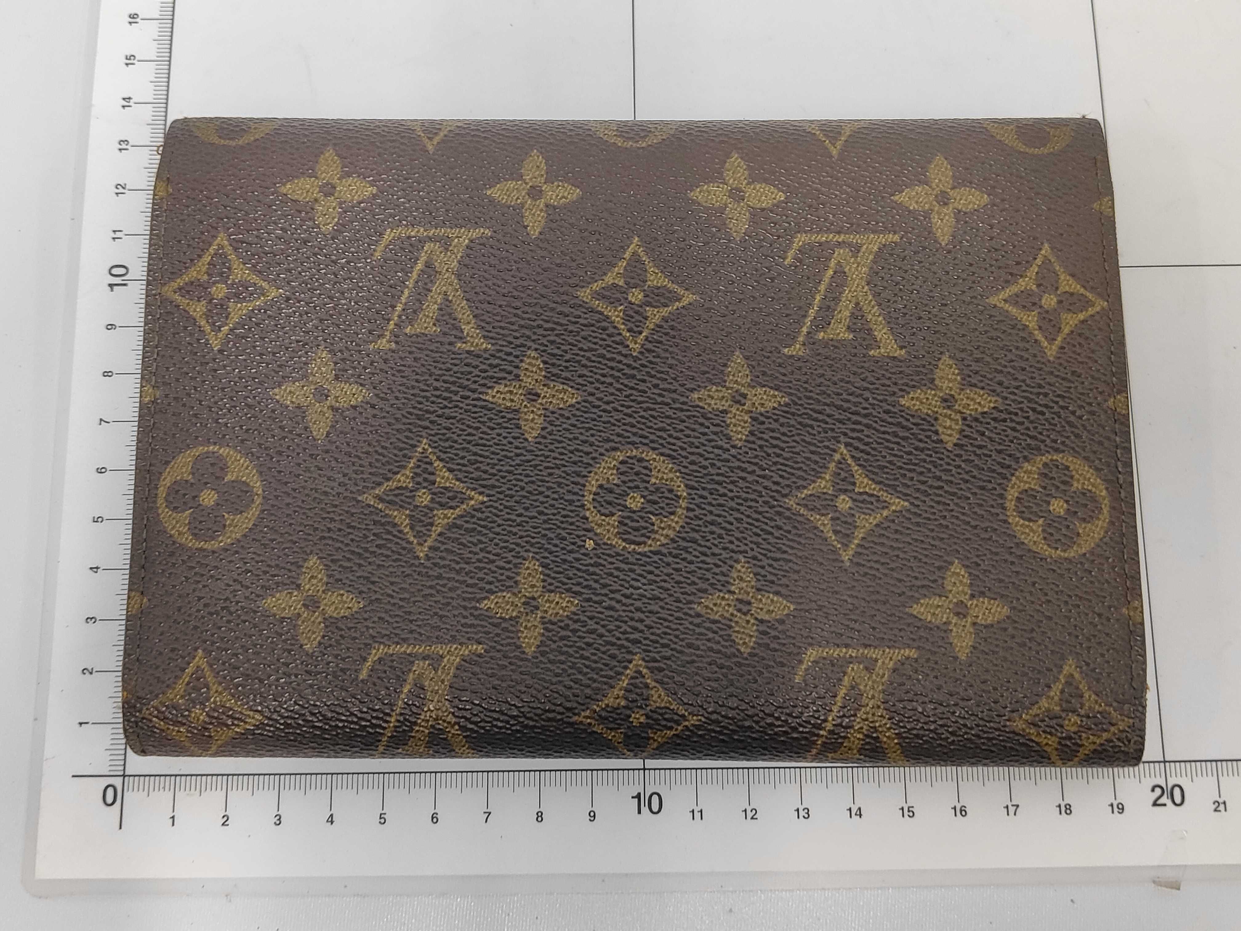 Monogram / Pochette Passeport / M60135 / CA0963 / Long Wallet / PVC Wallet — view 2