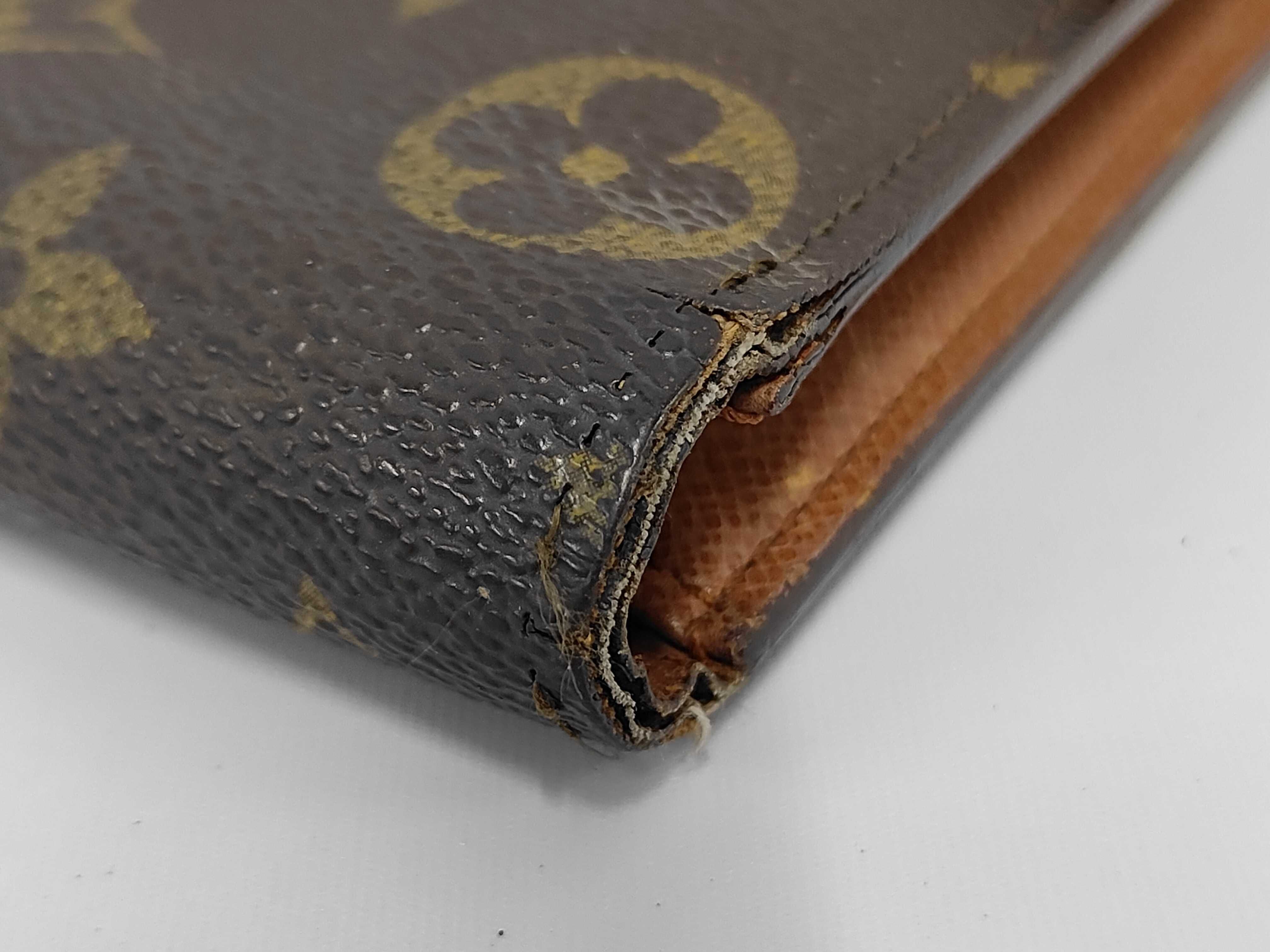 Monogram / Pochette Passeport / M60135 / CA0963 / Long Wallet / PVC Wallet — view 3