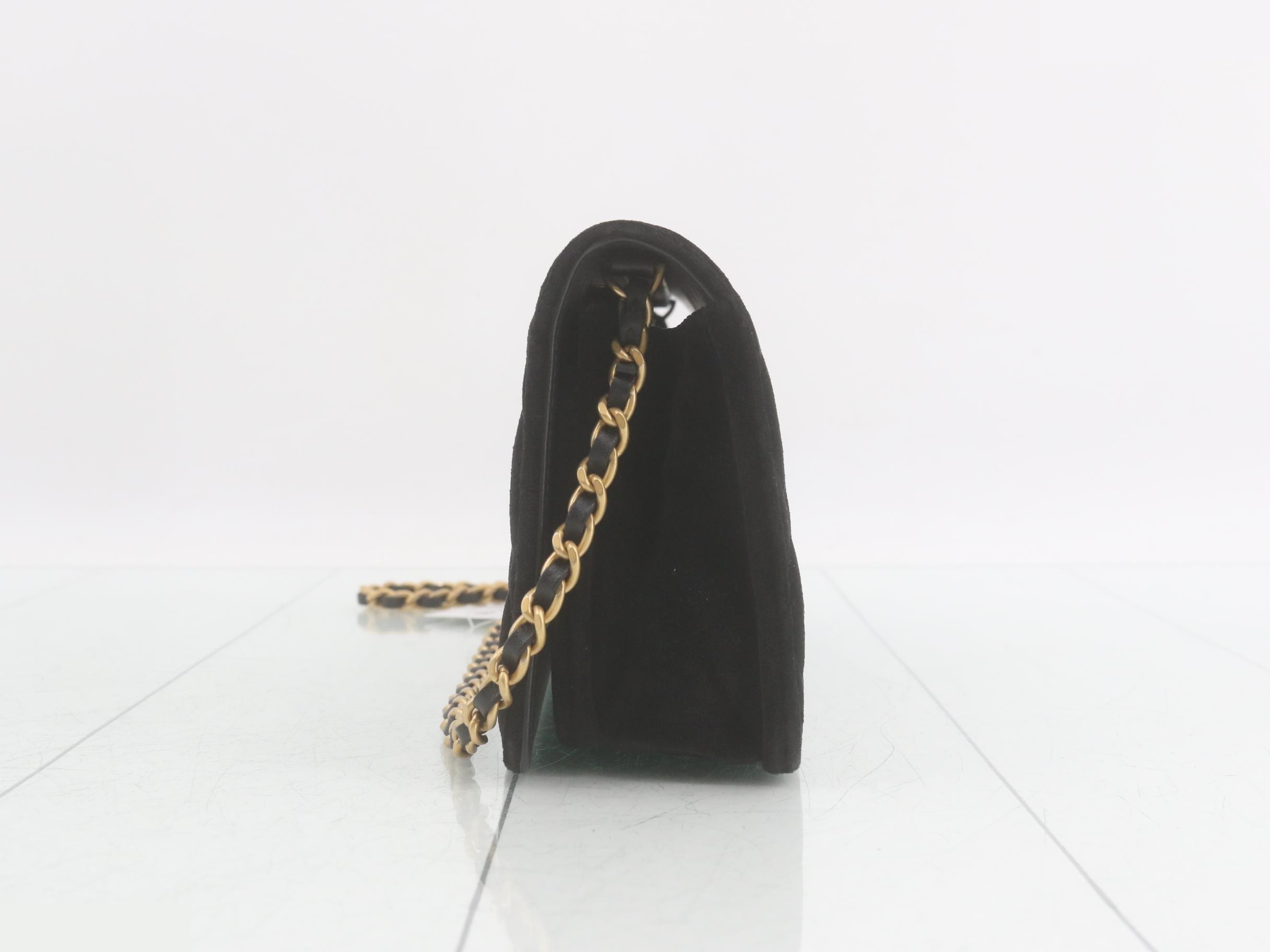 Matelassé Velvet Coco Mark Chain Wallet Shoulder Bag — view 3