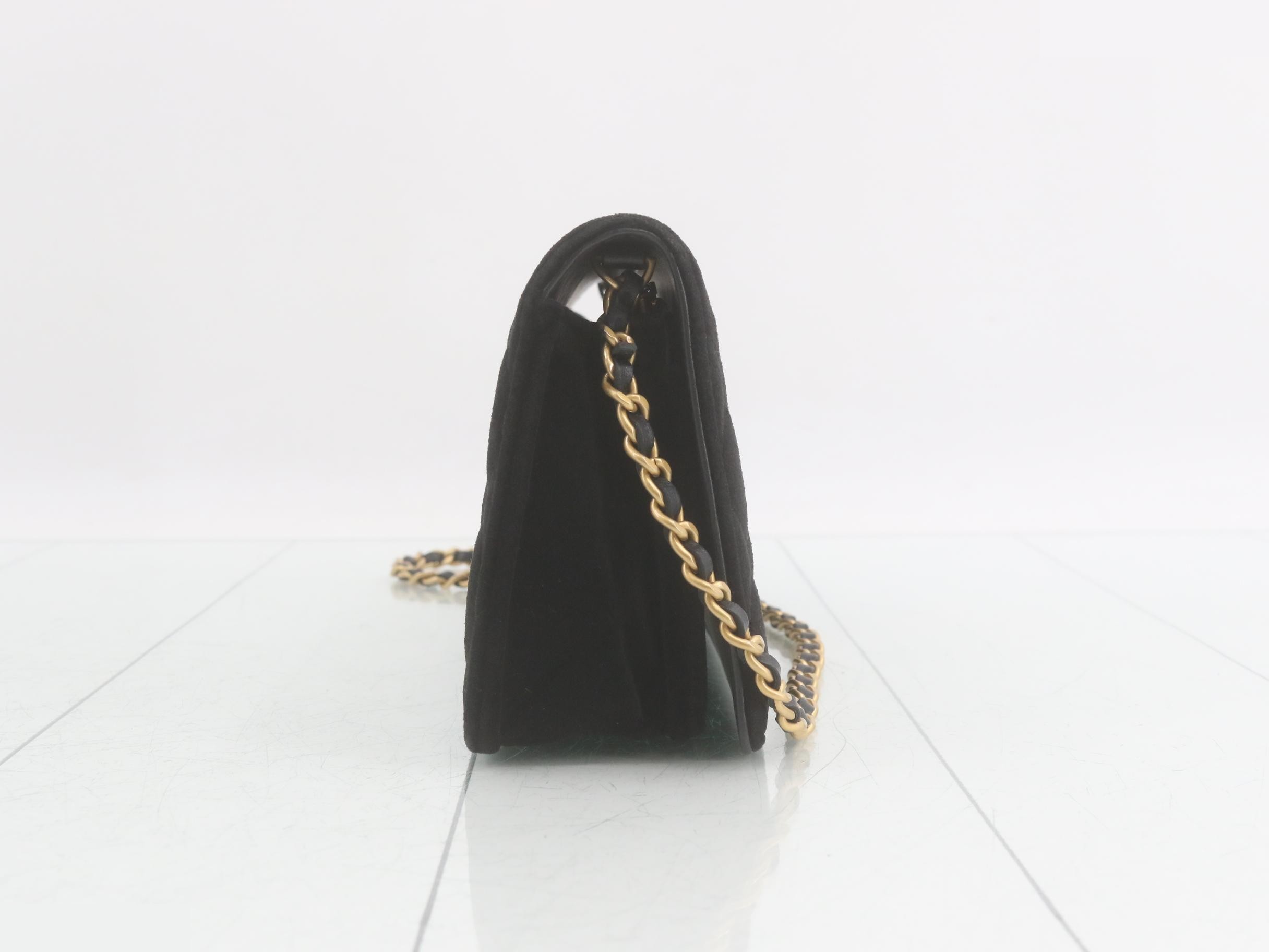 Matelassé Velvet Coco Mark Chain Wallet Shoulder Bag — view 4
