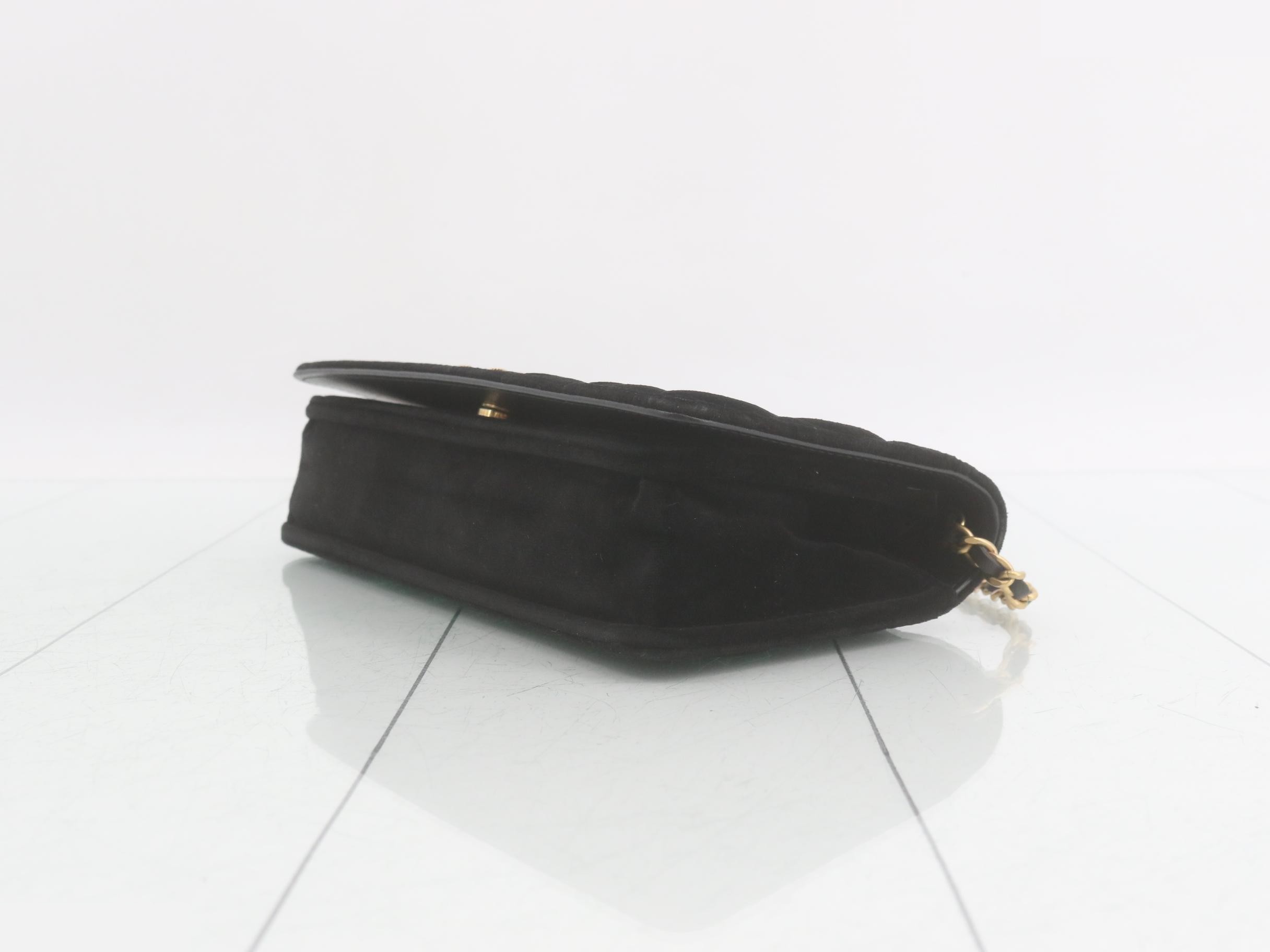 Matelassé Velvet Coco Mark Chain Wallet Shoulder Bag — view 6