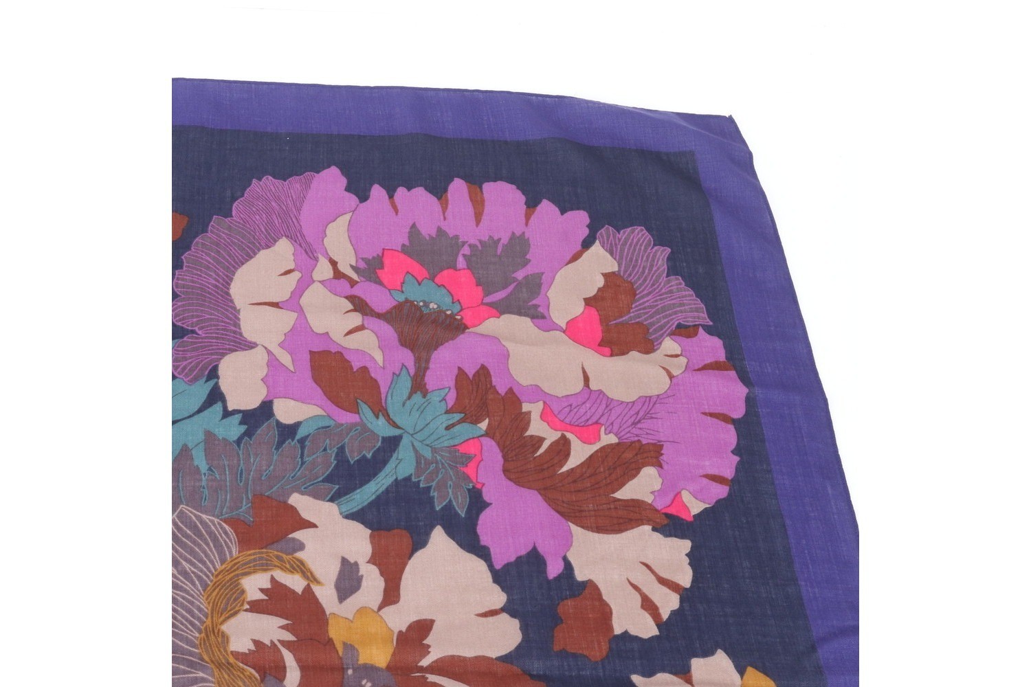 Scarf with tags — view 3