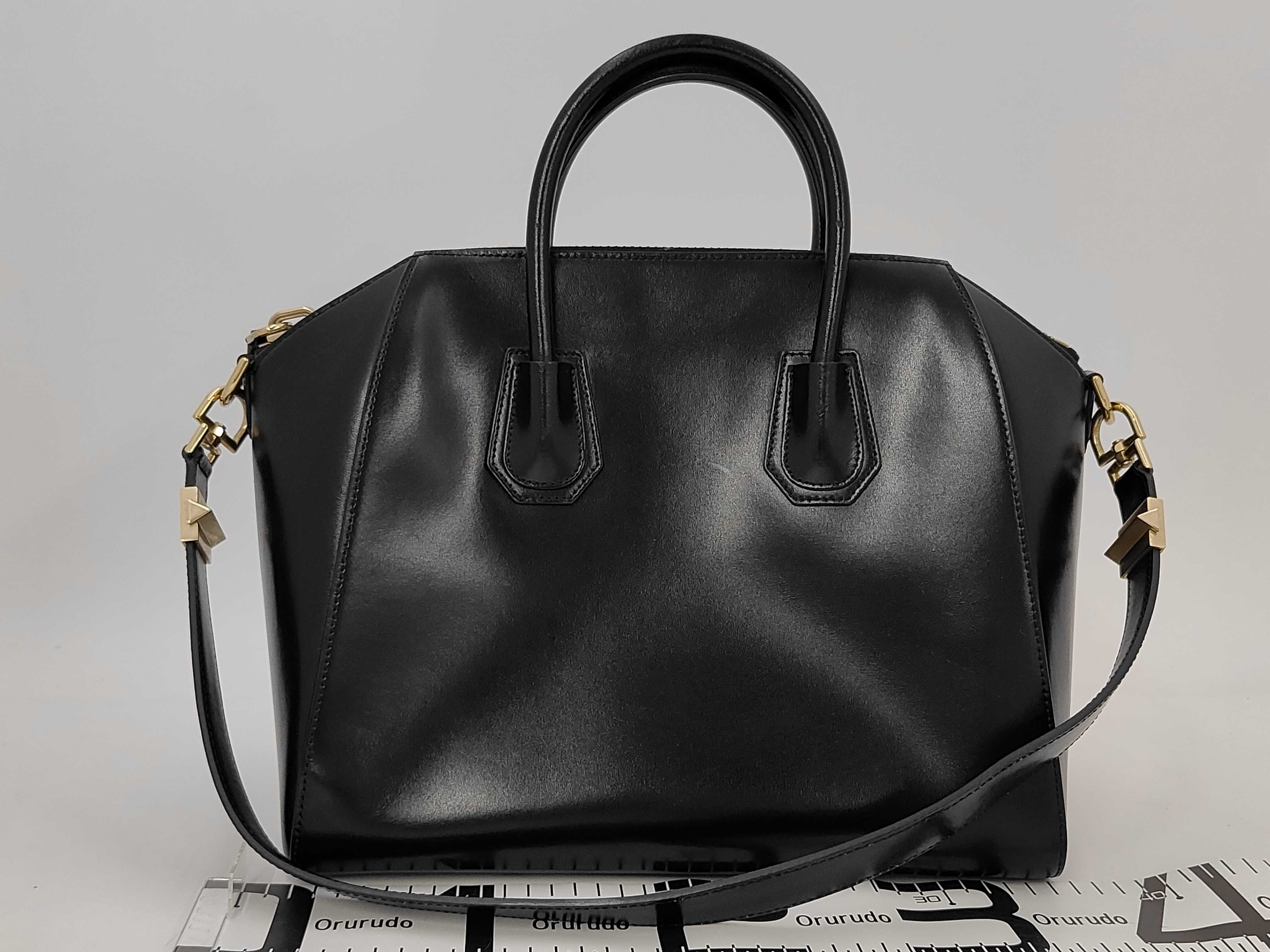 Antigona Small Bag in Box Calfskin Handbag — view 2