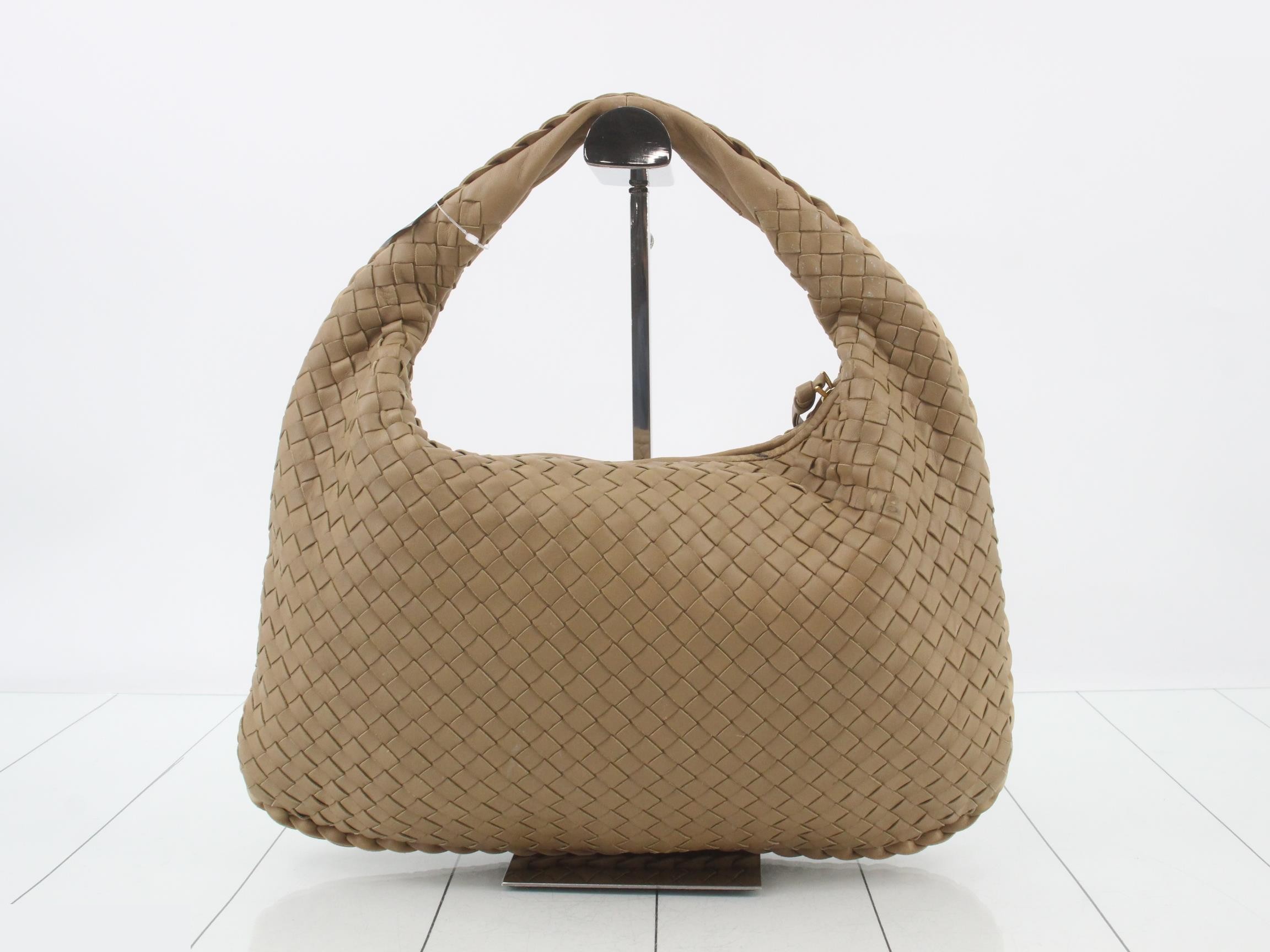 Intrecciato one-shoulder bag, leather, beige — view 2