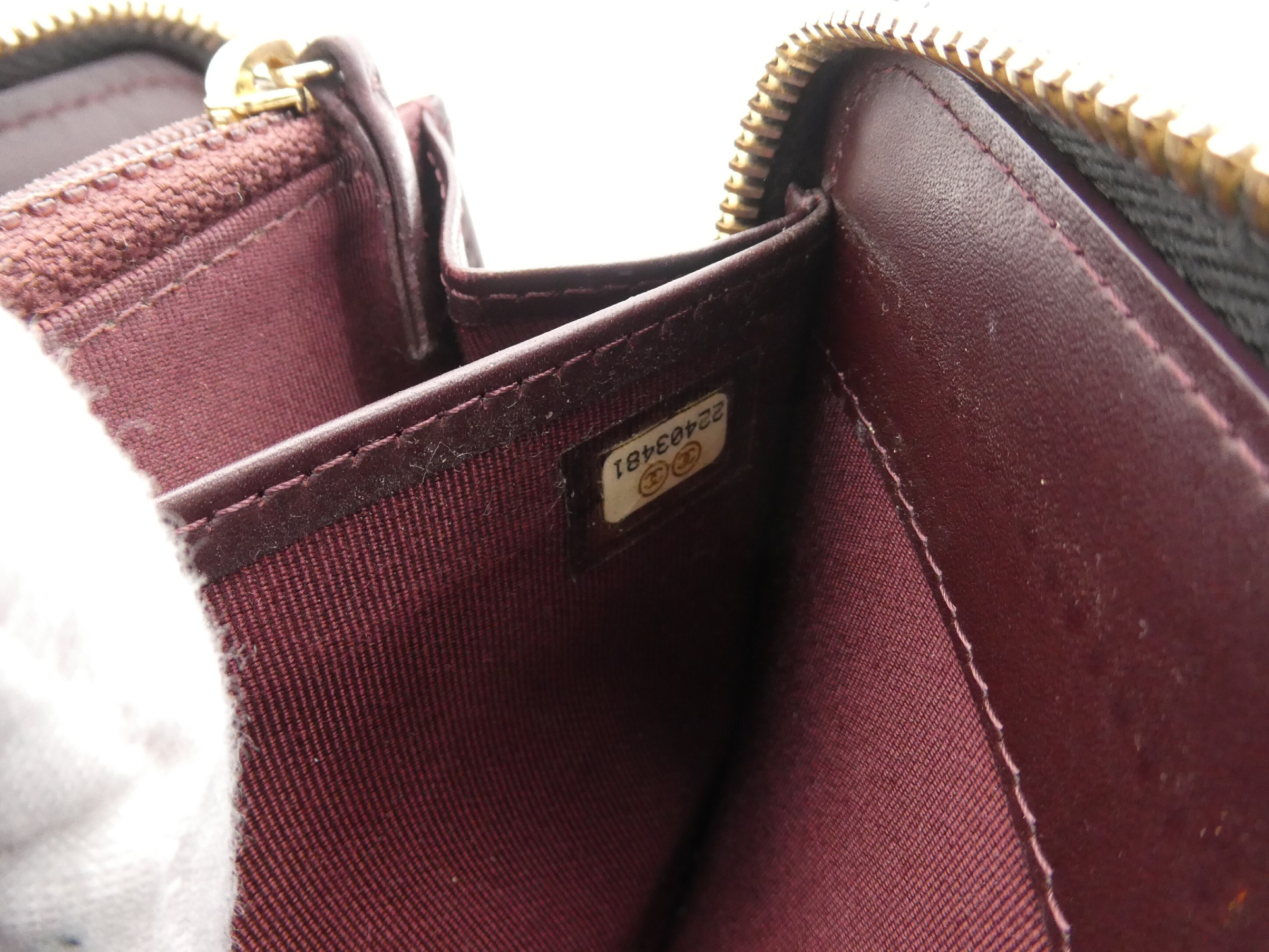 Matelassé Coco Mark Caviar Skin Round Zip Wallet — view 10