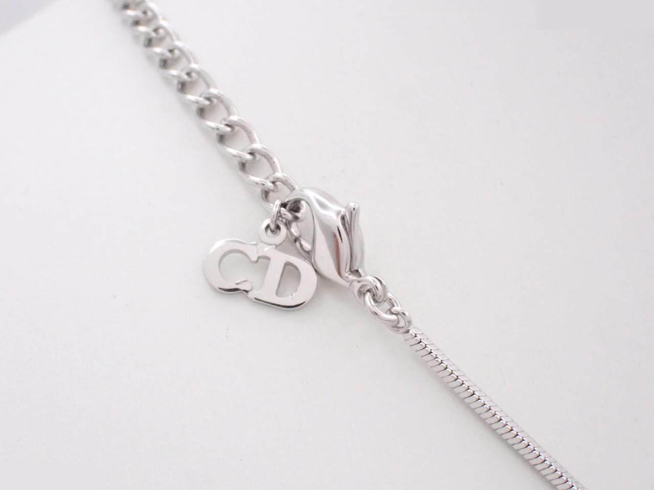 Other line: Precious metal necklaces and pendants, neck circumference approximately 42 cm. — view 2
