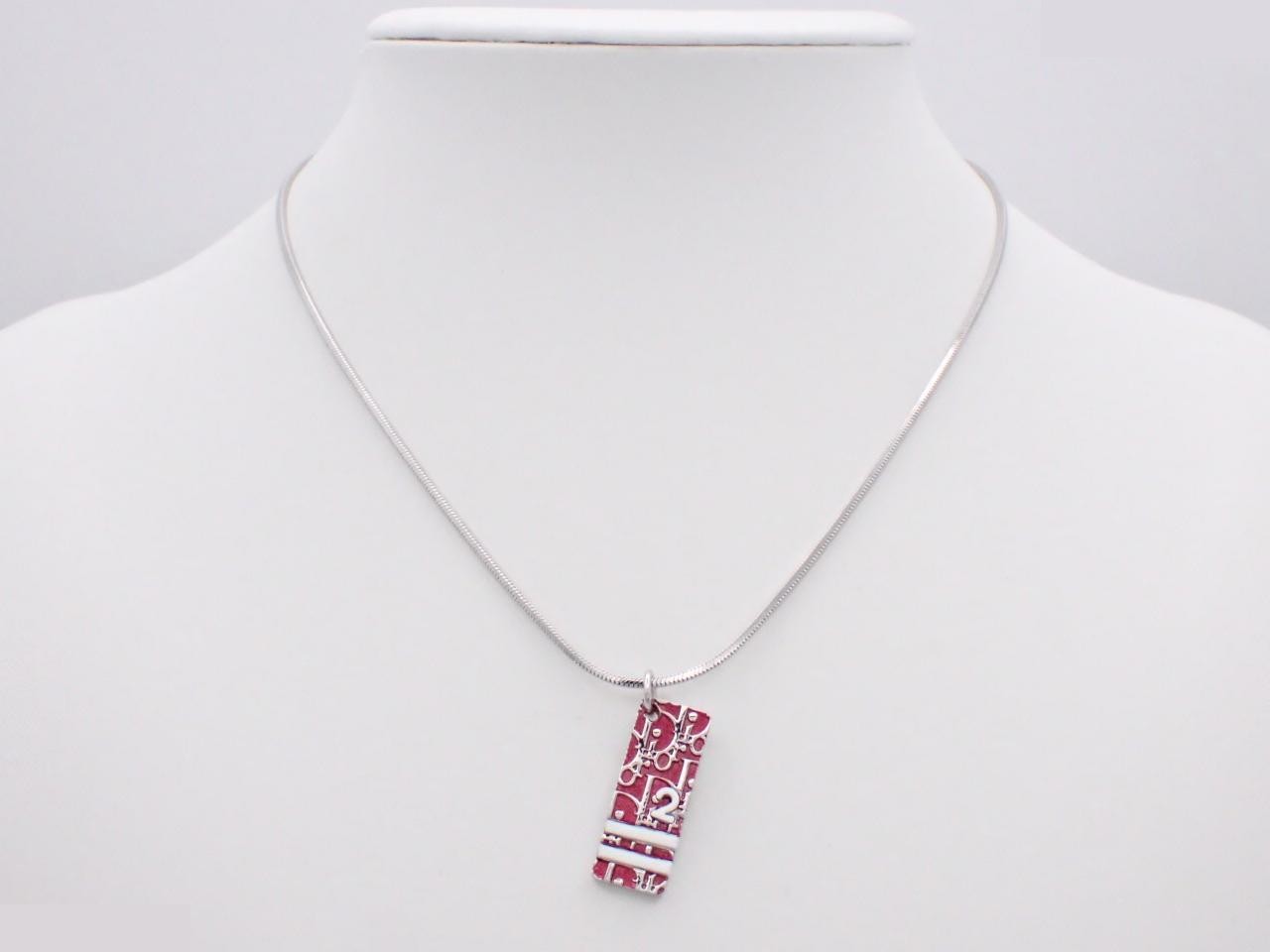 Other line: Precious metal necklaces and pendants, neck circumference approximately 42 cm. — view 3