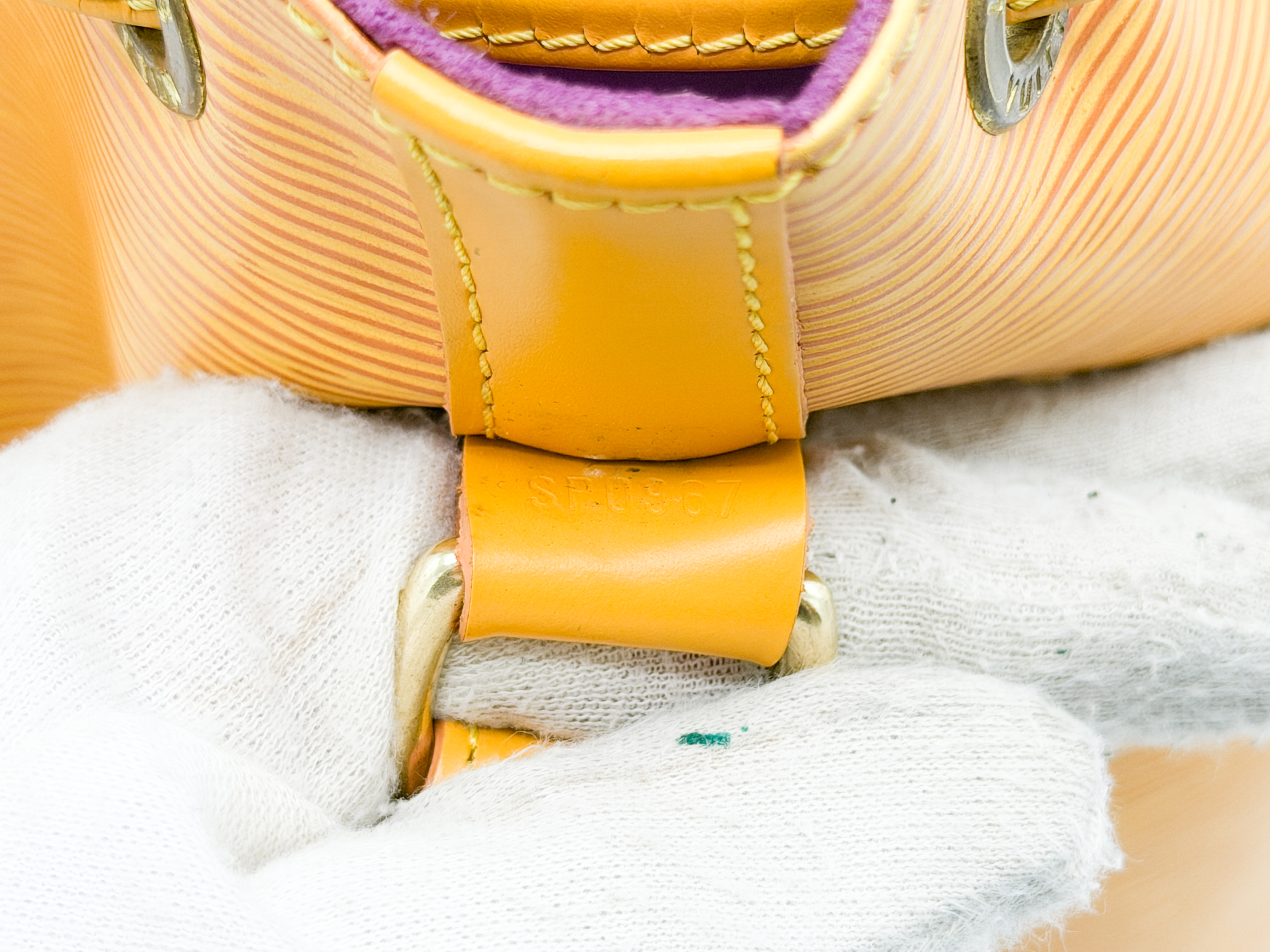 Epi M44009 Noe Tassili Yellow Shoulder Bag — view 12