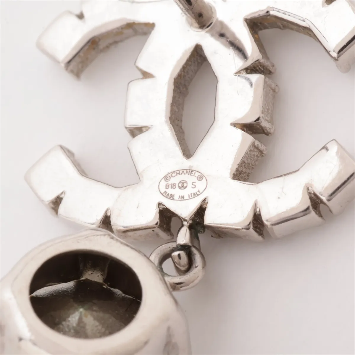Cocomark B18S Earrings (for both ears) GP x Rhinestone Silver Many small dents on the stone — view 5