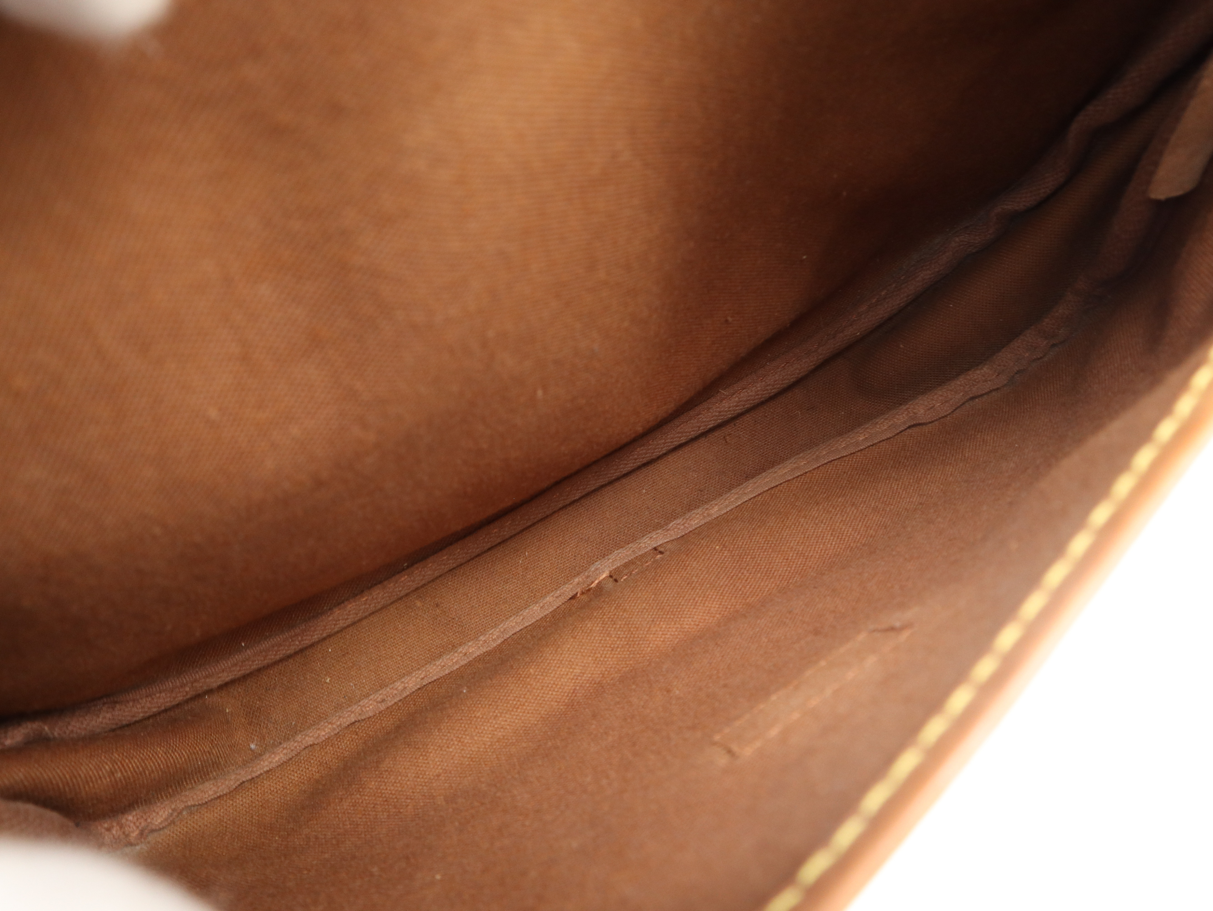 M42256 Monogram Saumur 30 Shoulder Bag — view 12