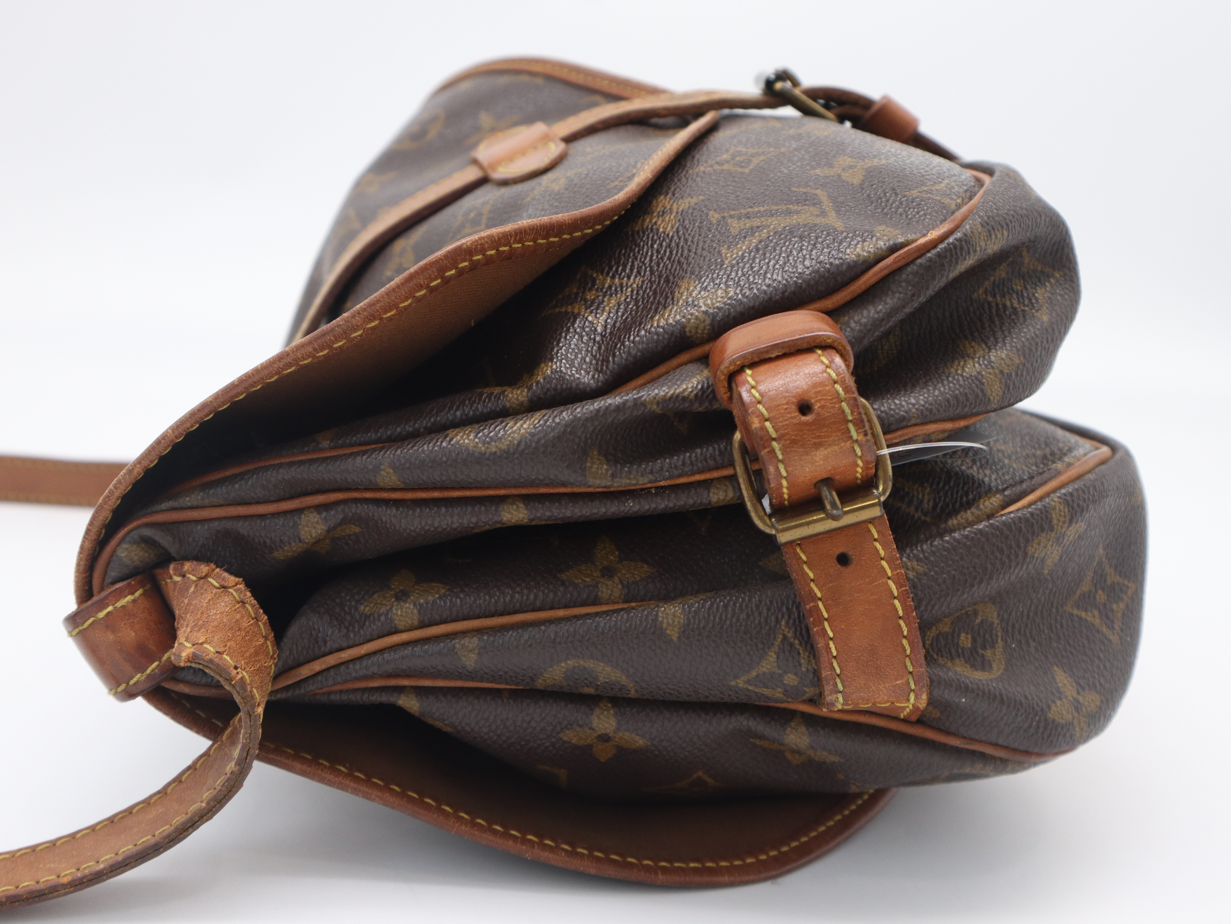 M42256 Monogram Saumur 30 Shoulder Bag — view 3