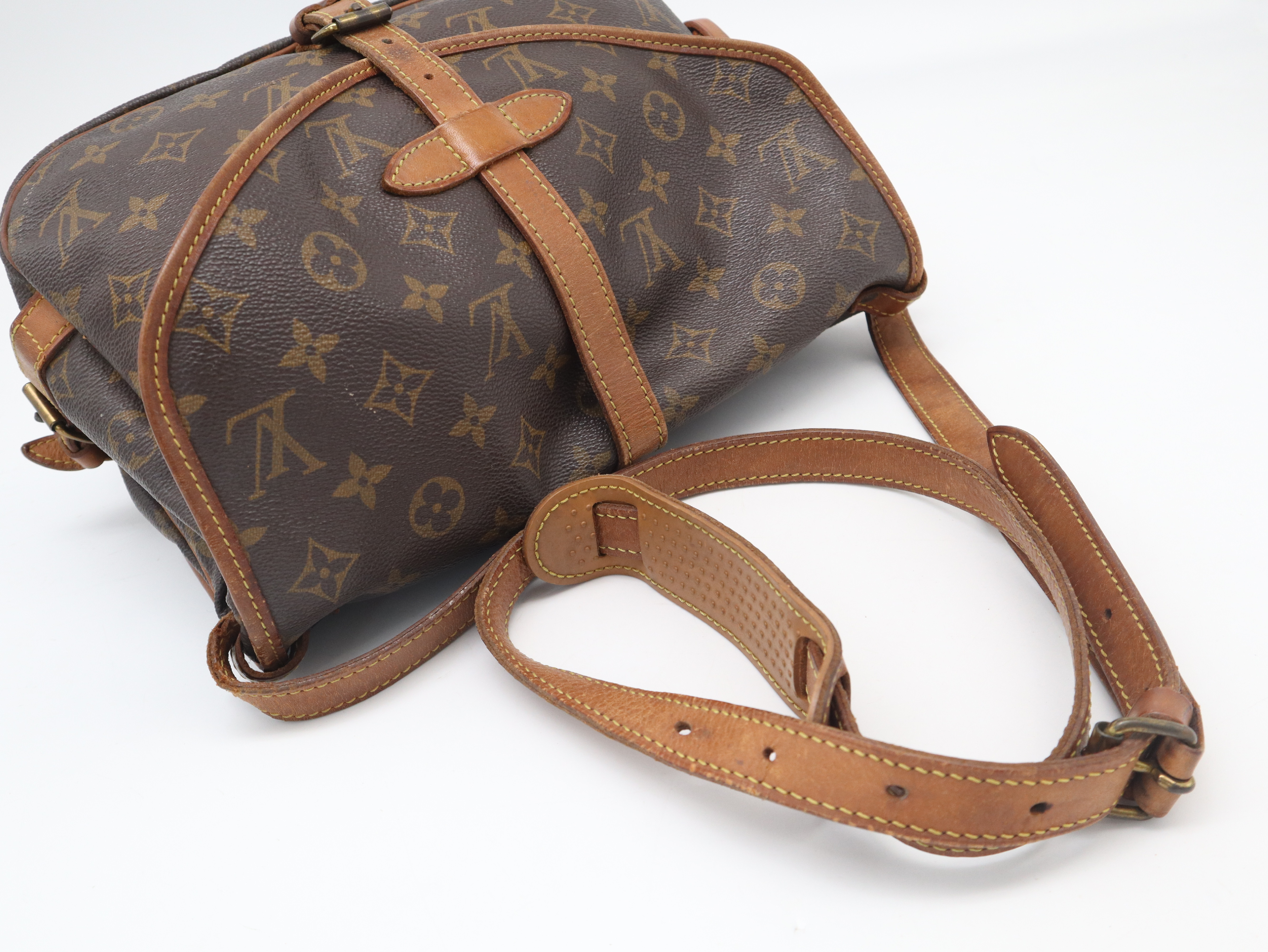 M42256 Monogram Saumur 30 Shoulder Bag — view 6