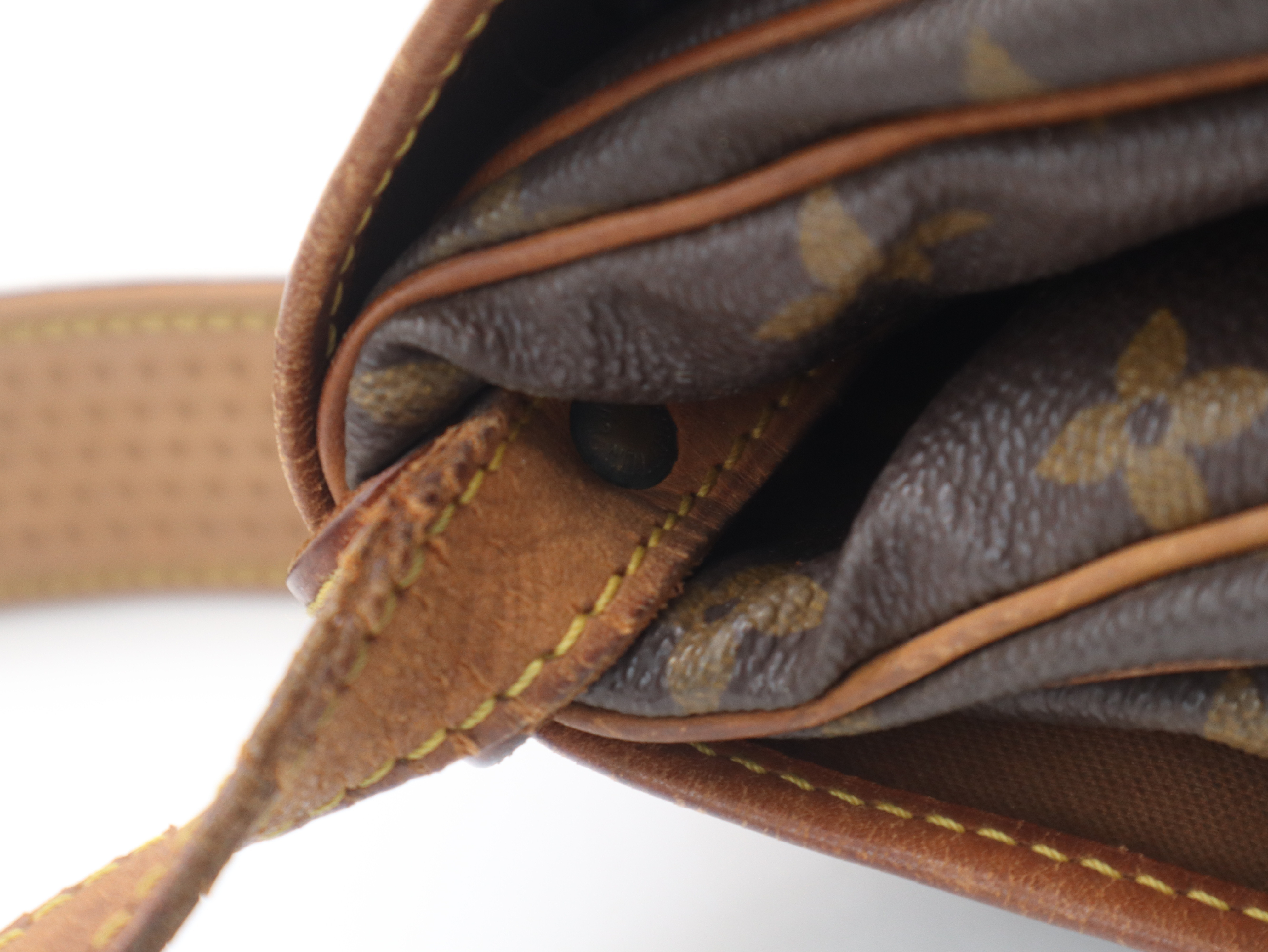 M42256 Monogram Saumur 30 Shoulder Bag — view 8