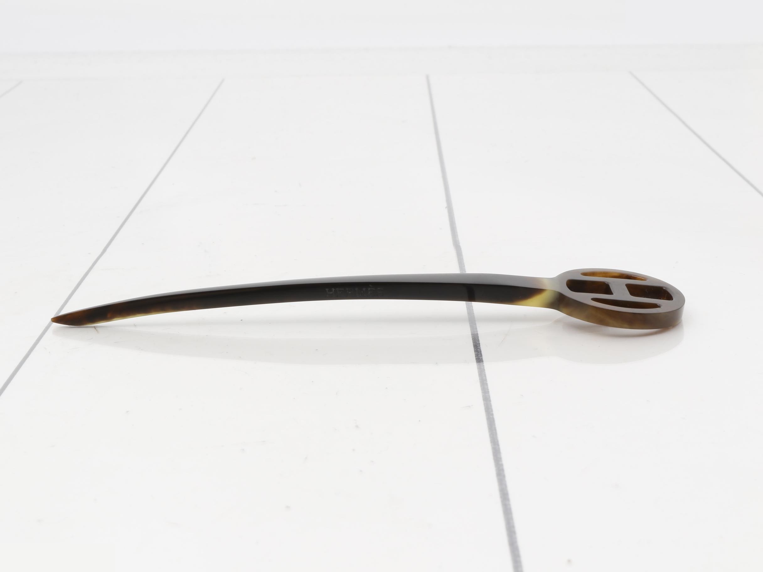 Buffalo horn hair ornament, box, storage cloth, and product manual included. — view 3
