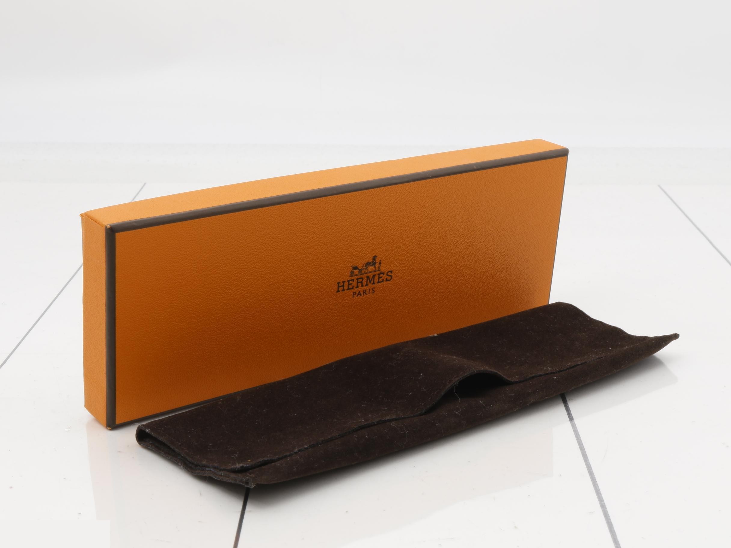 Buffalo horn hair ornament, box, storage cloth, and product manual included. — view 4