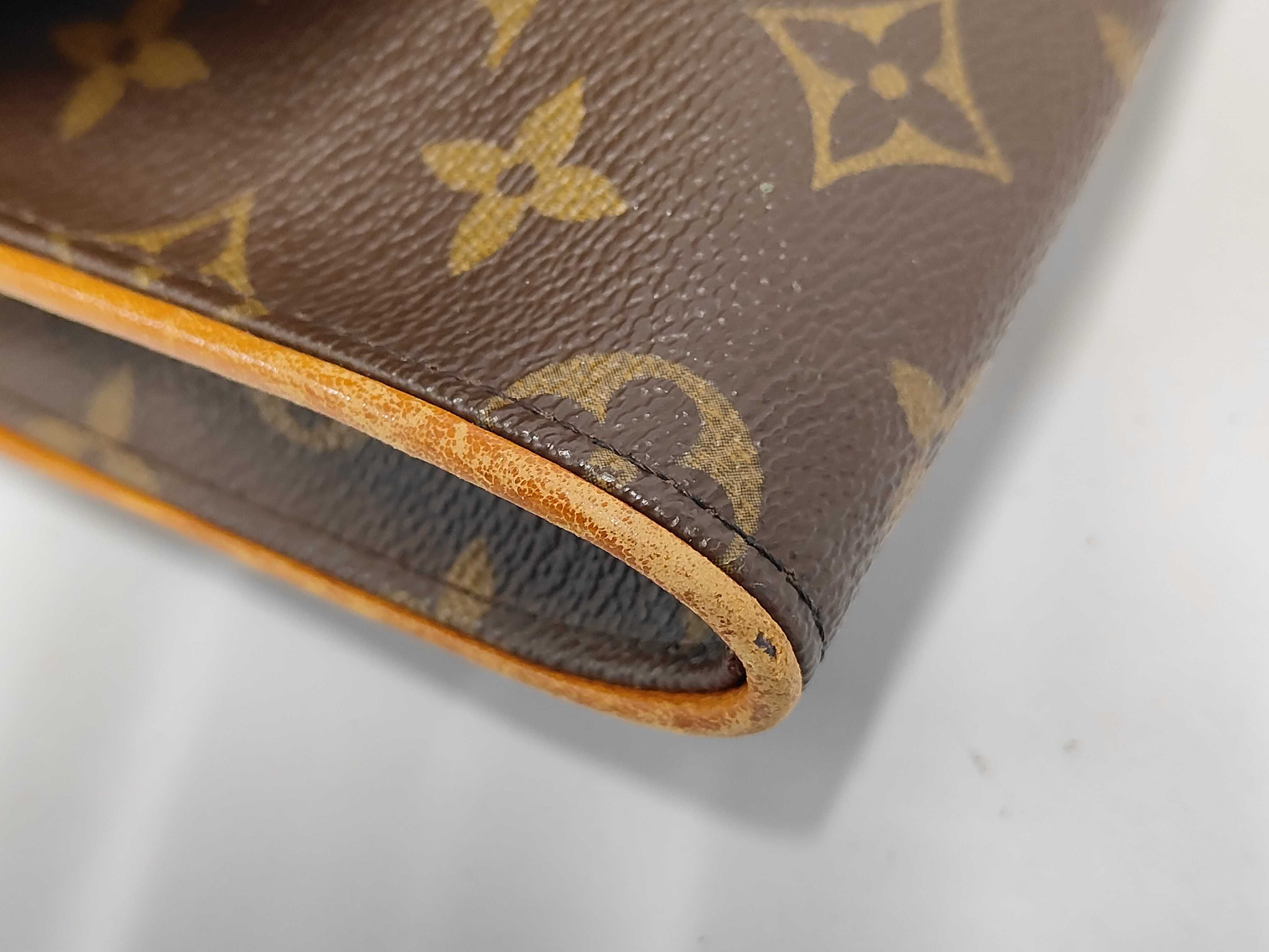 LV Pochette Twin Bag — view 4
