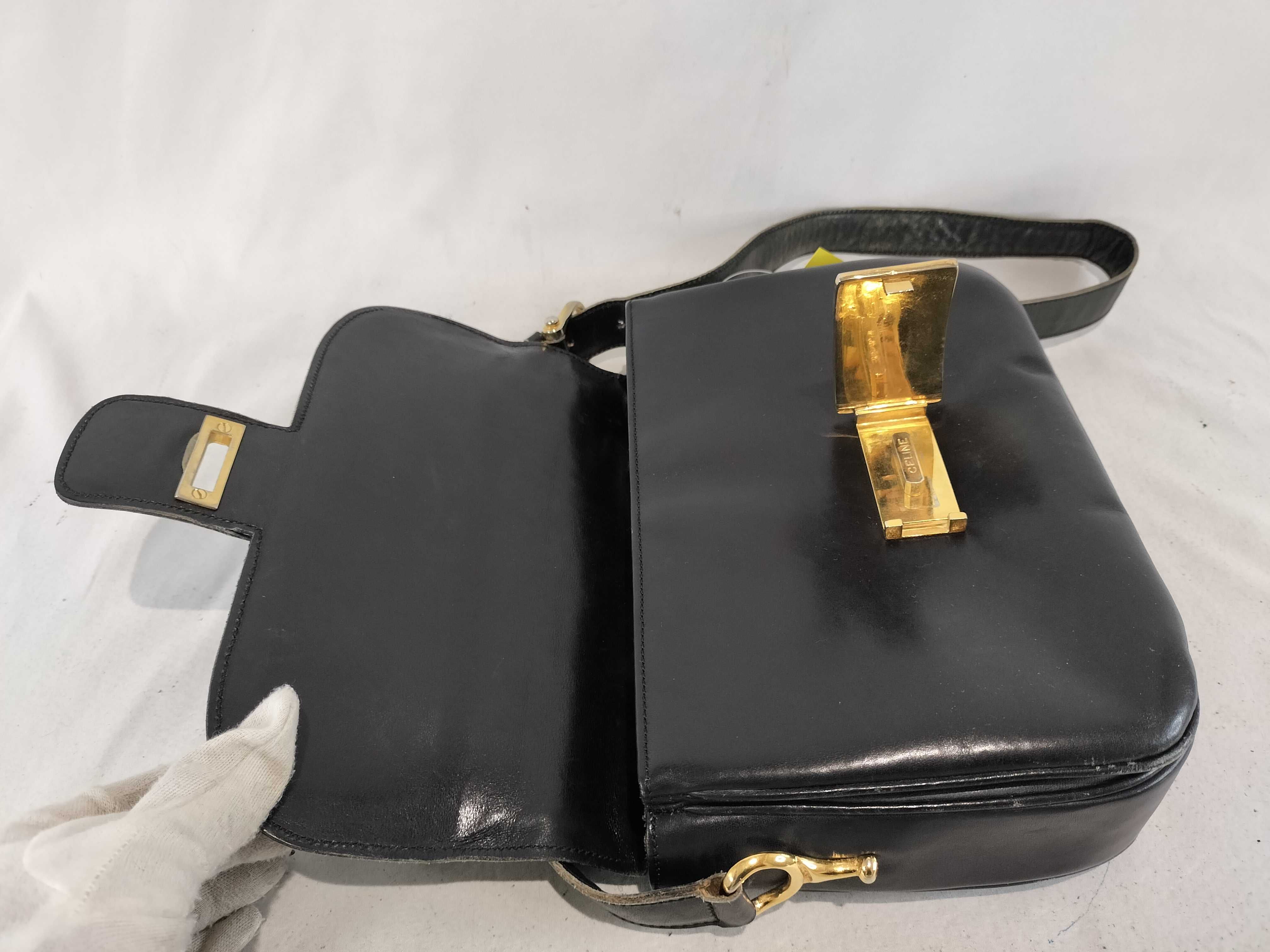 Vintage Carriage Hardware Leather Shoulder Bag — view 9
