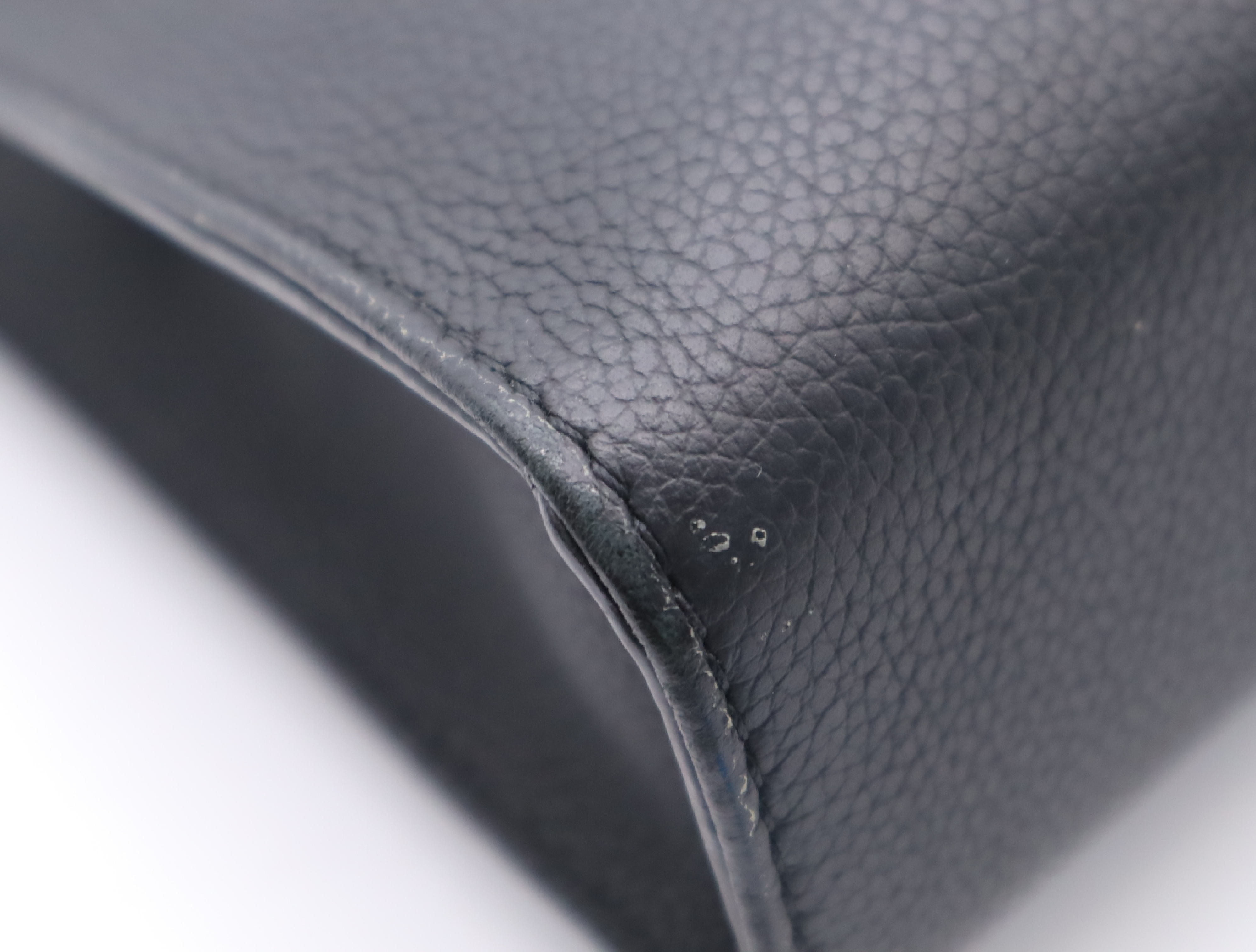 M59329 LV Aerogram Messenger Voyage Noir Shoulder Bag with Shoulder Strap and Coin Case (RFID Detected) — view 6