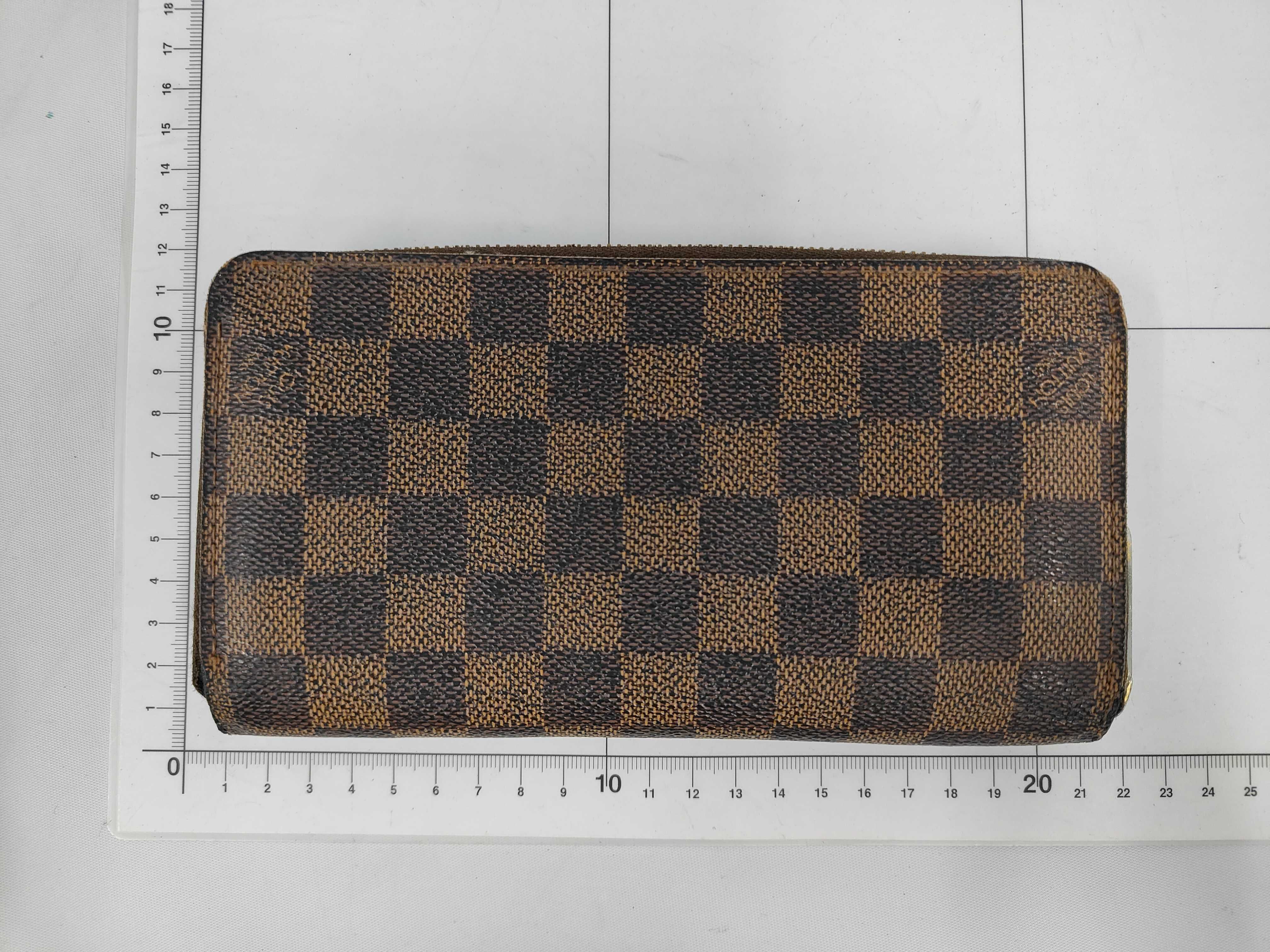 Damier Zippy Wallet — view 2