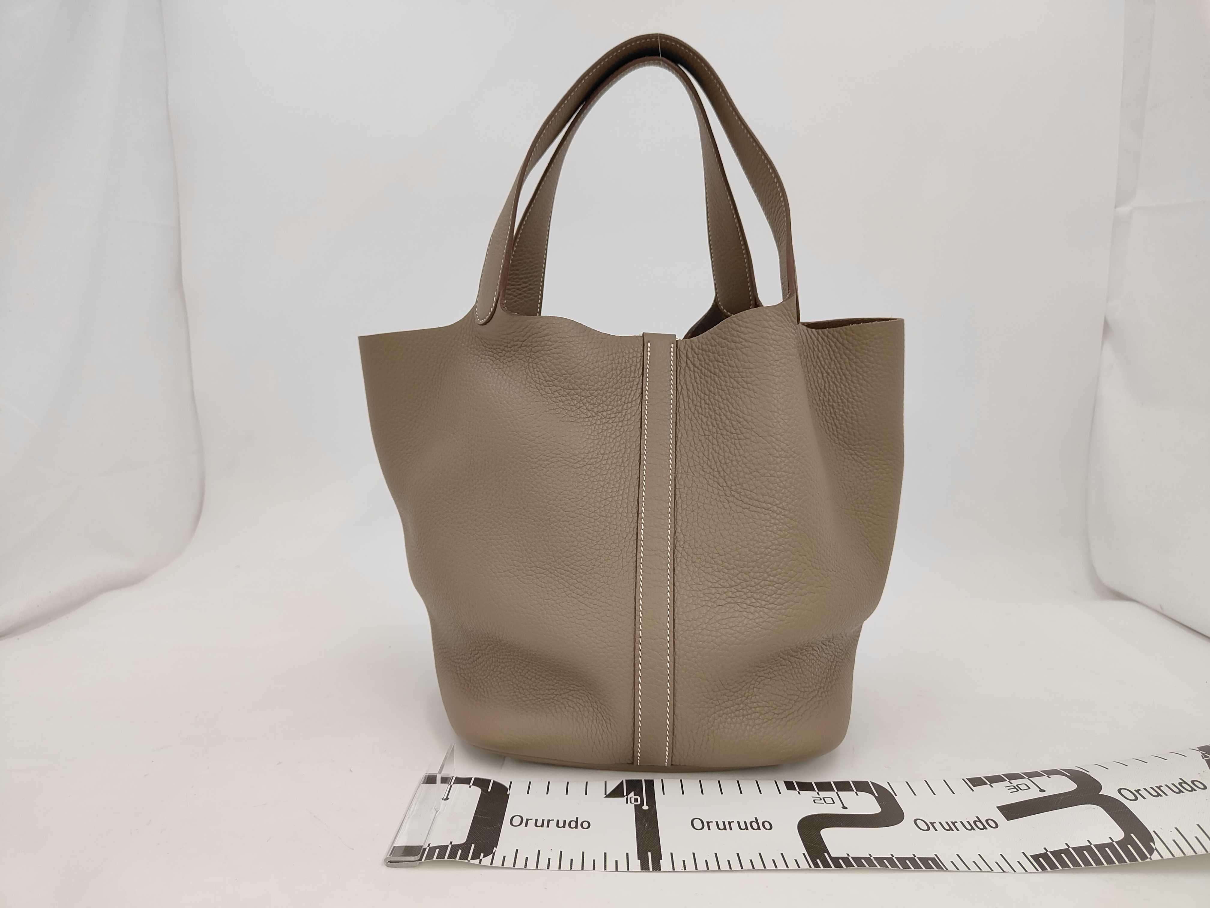Picotin Lock GM Taurillon Clemence Etoupe SS W stamp handbag — view 2